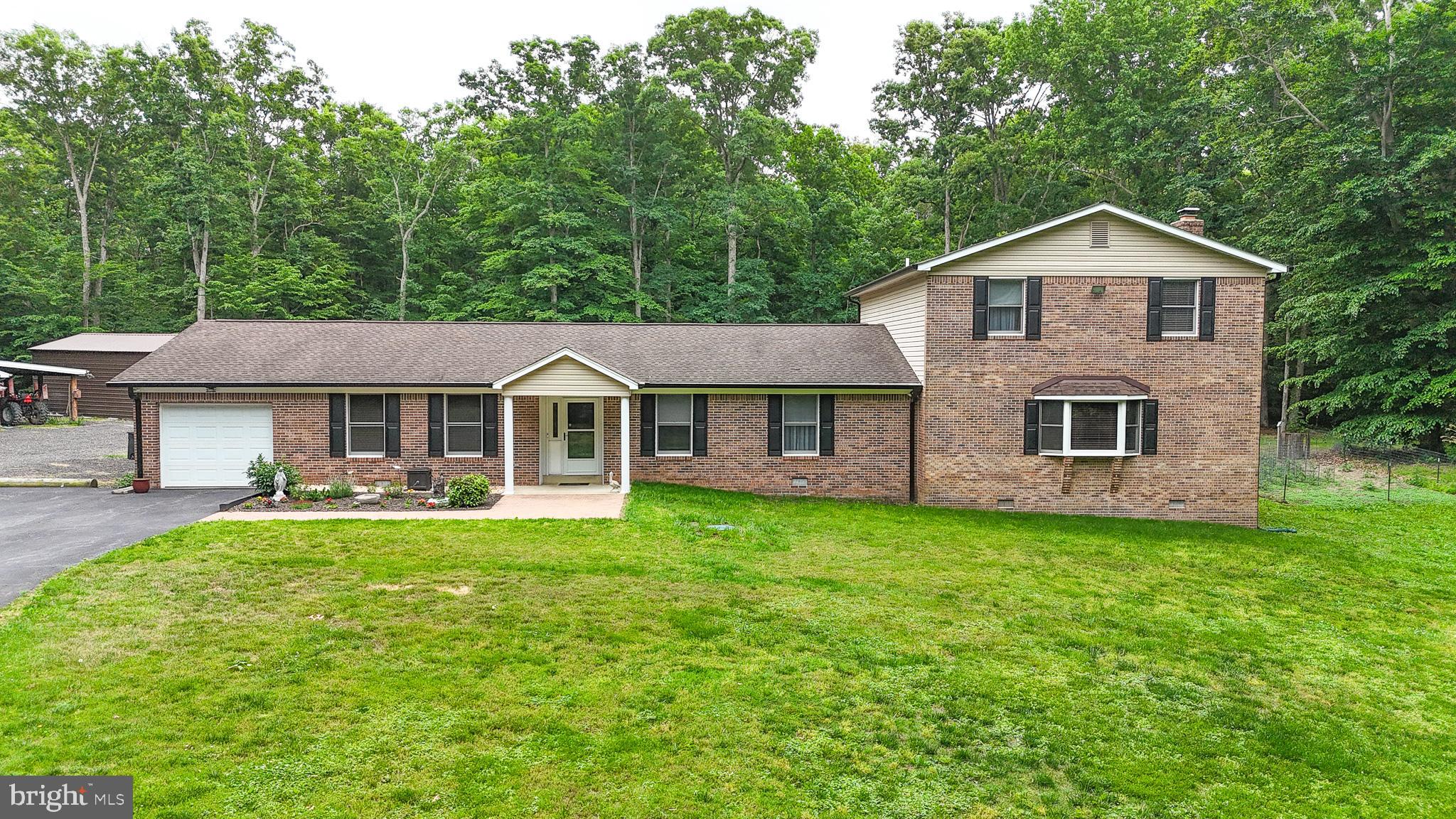 WARRLINDA VILLAGE - Residential
