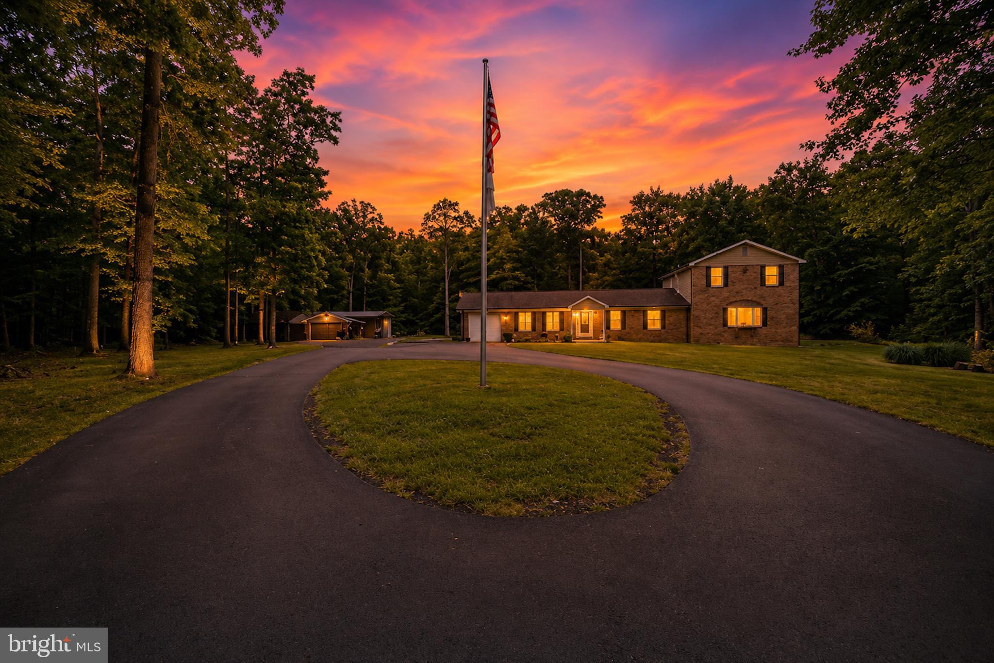 WARRLINDA VILLAGE - Residential