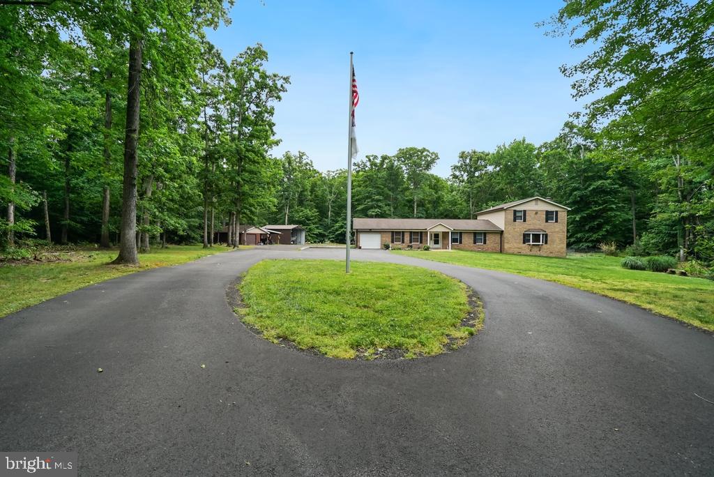 WARRLINDA VILLAGE - Residential