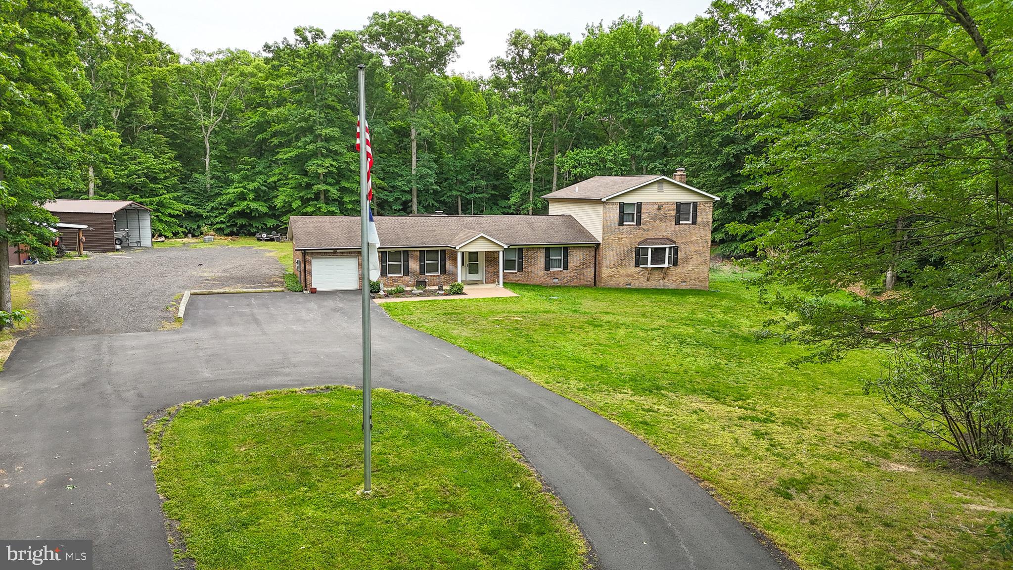 WARRLINDA VILLAGE - Residential