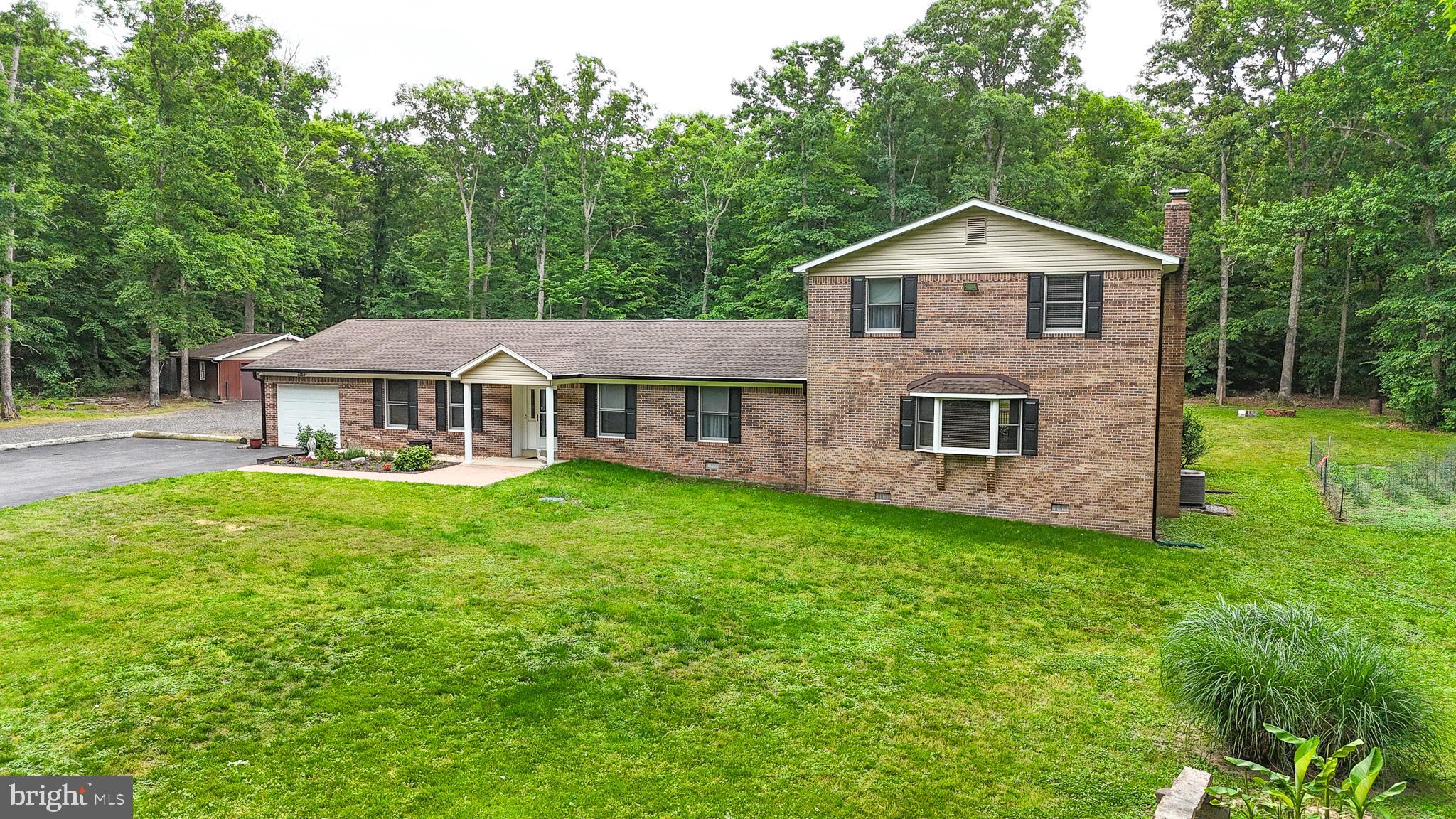 WARRLINDA VILLAGE - Residential