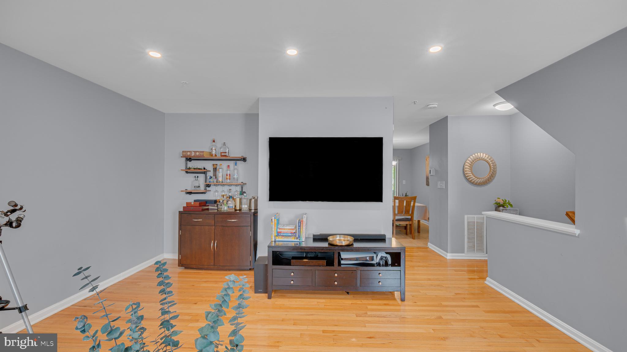 EMORY WOODS - Residential