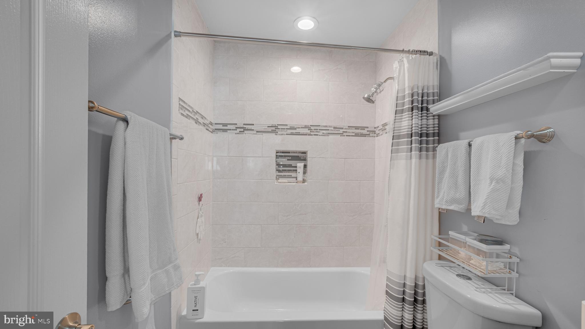 EMORY WOODS - Residential