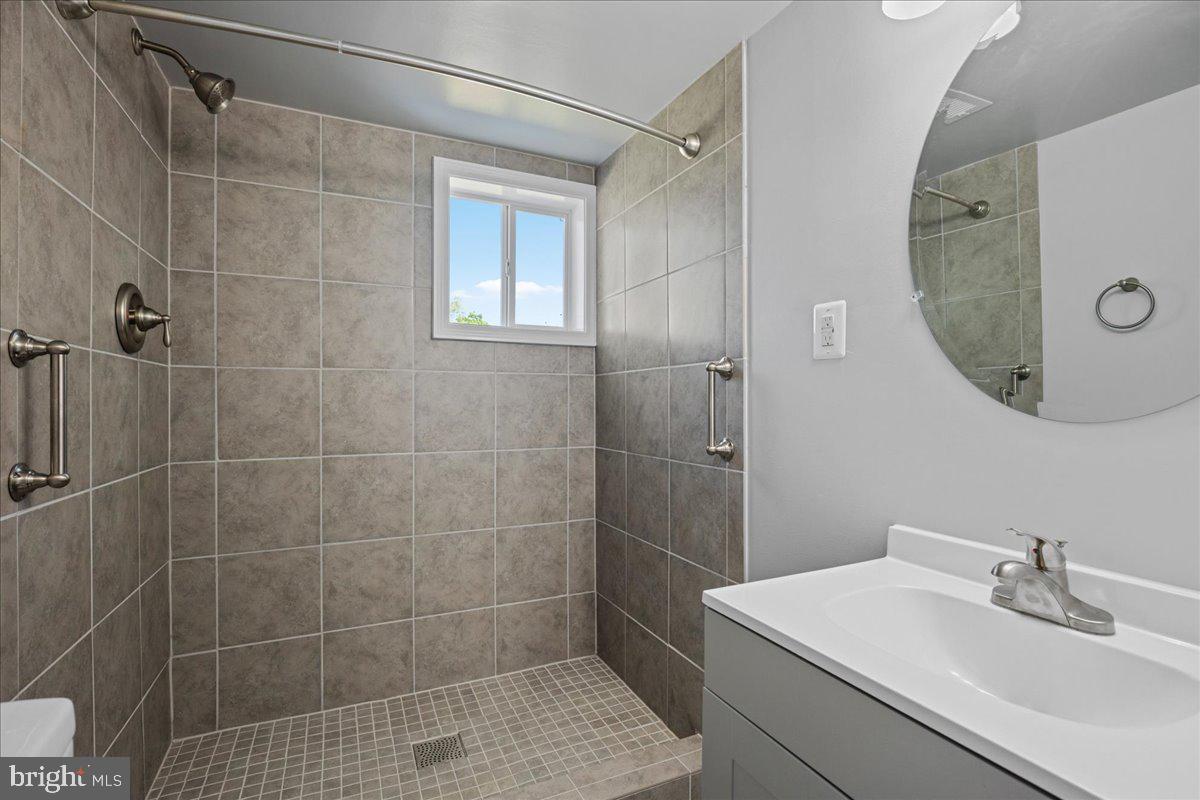 WHITFIELD WOODS - Residential Lease