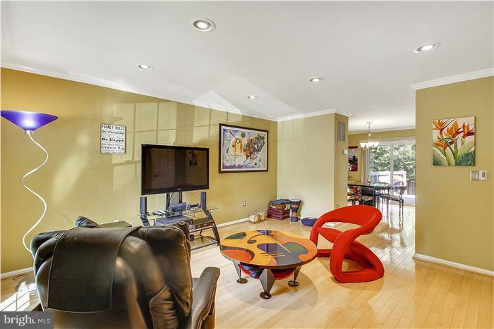 GUNNERS LAKE VILLAGE - Residential