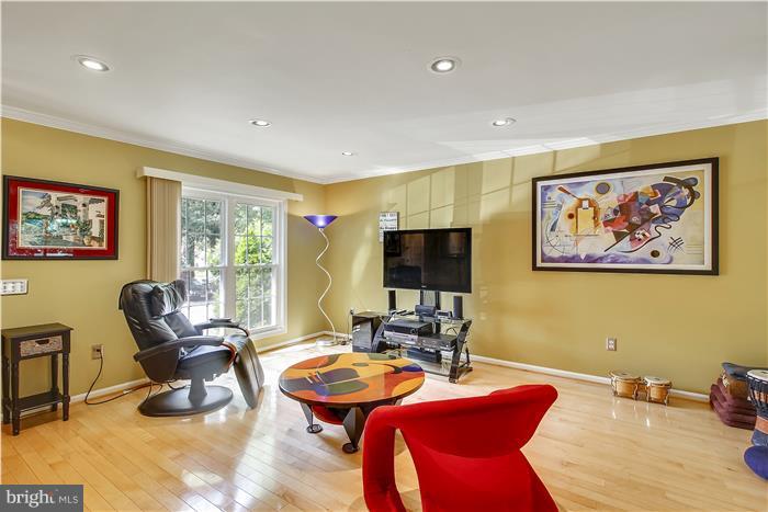 GUNNERS LAKE VILLAGE - Residential