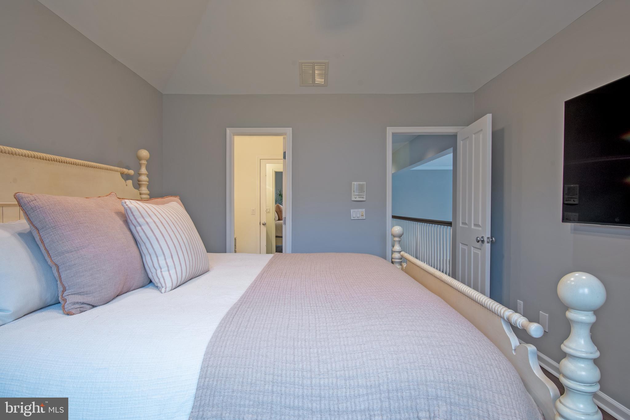HAVEN LAKE ESTS - Residential