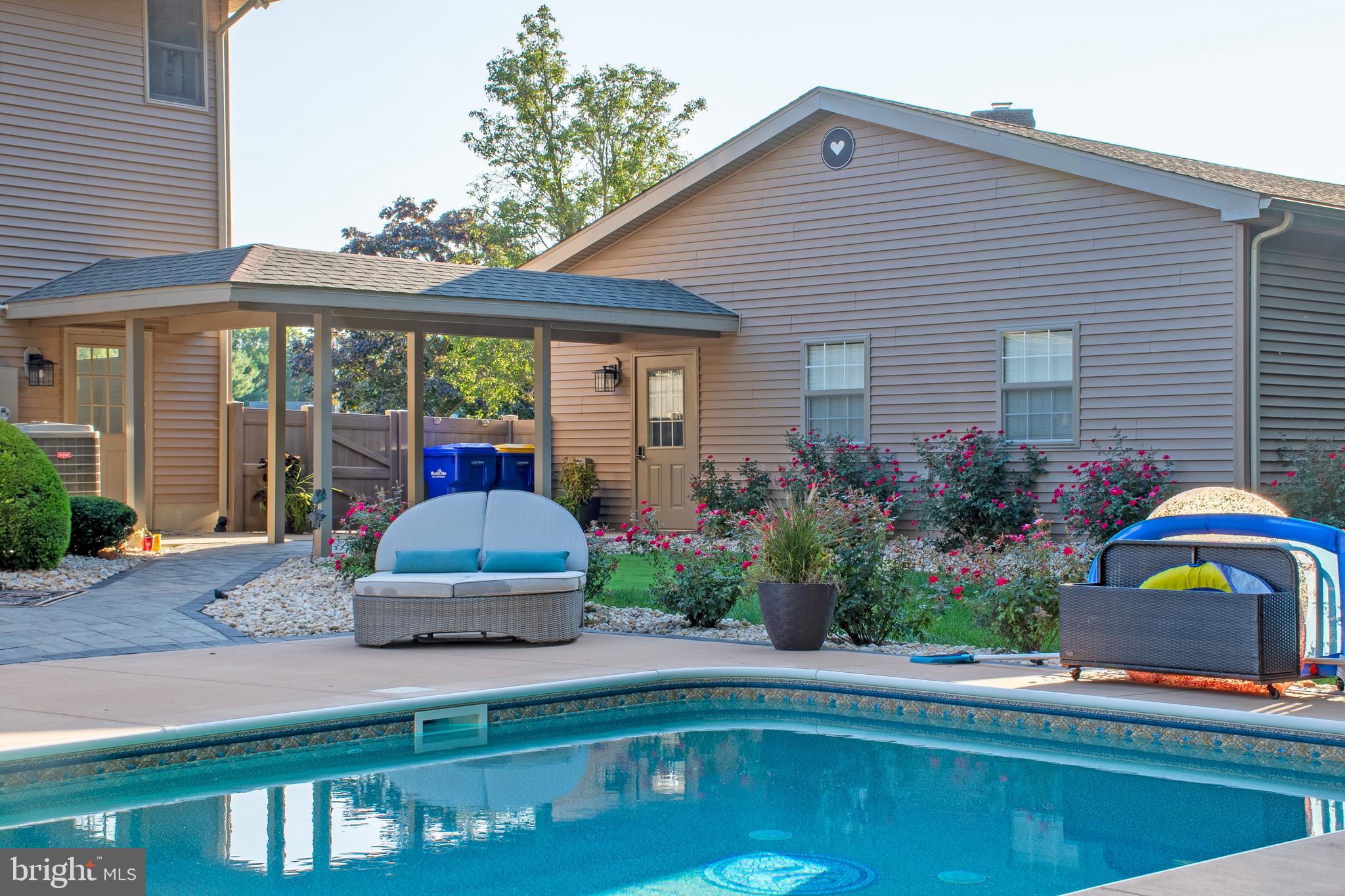HAVEN LAKE ESTS - Residential