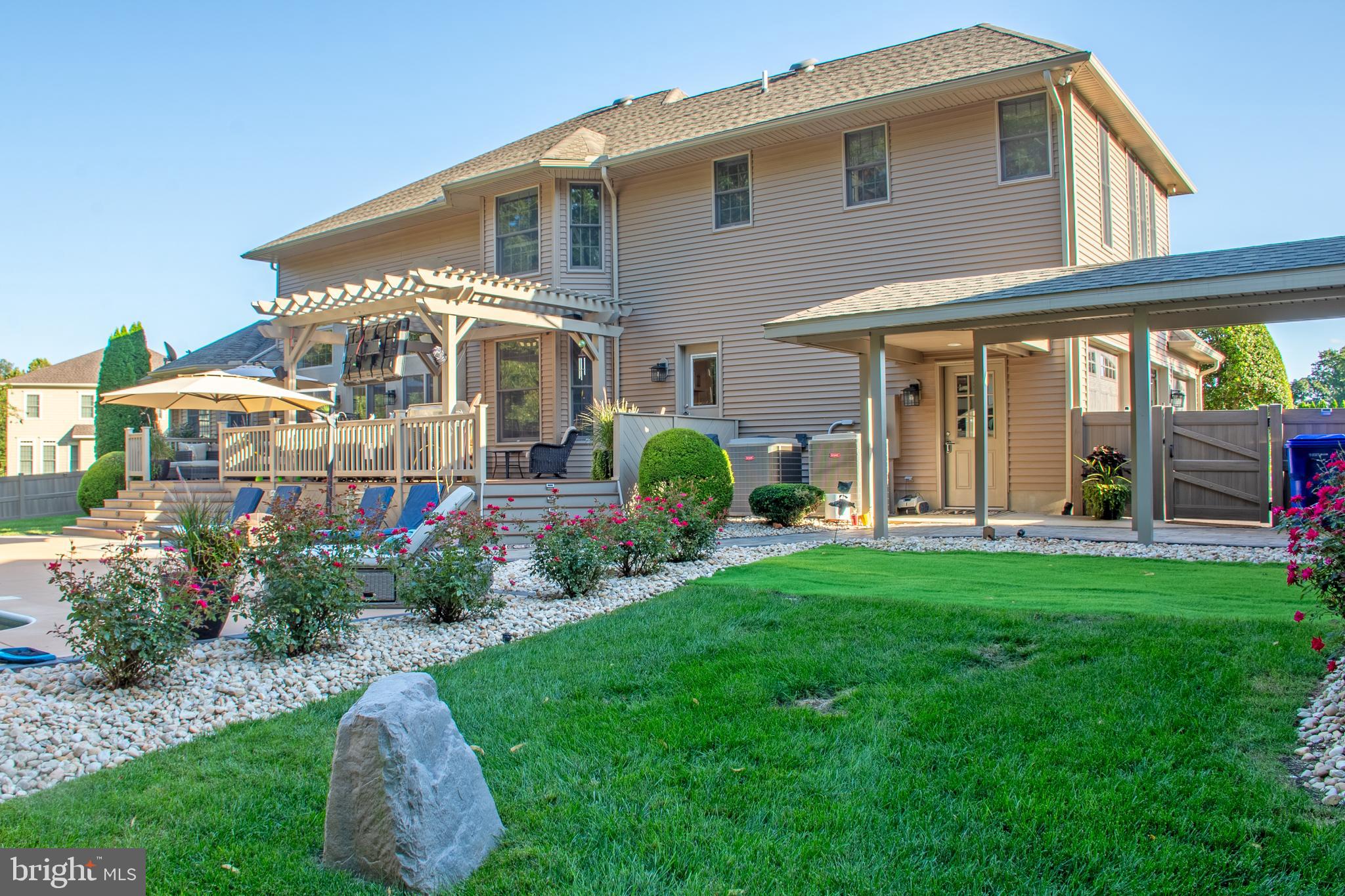 HAVEN LAKE ESTS - Residential