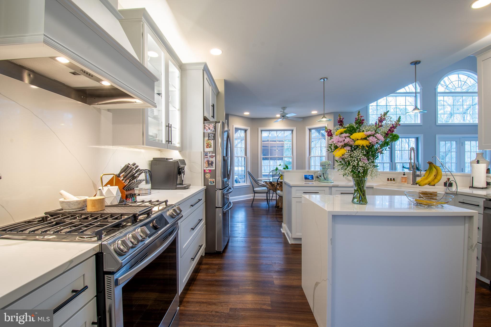 HAVEN LAKE ESTS - Residential