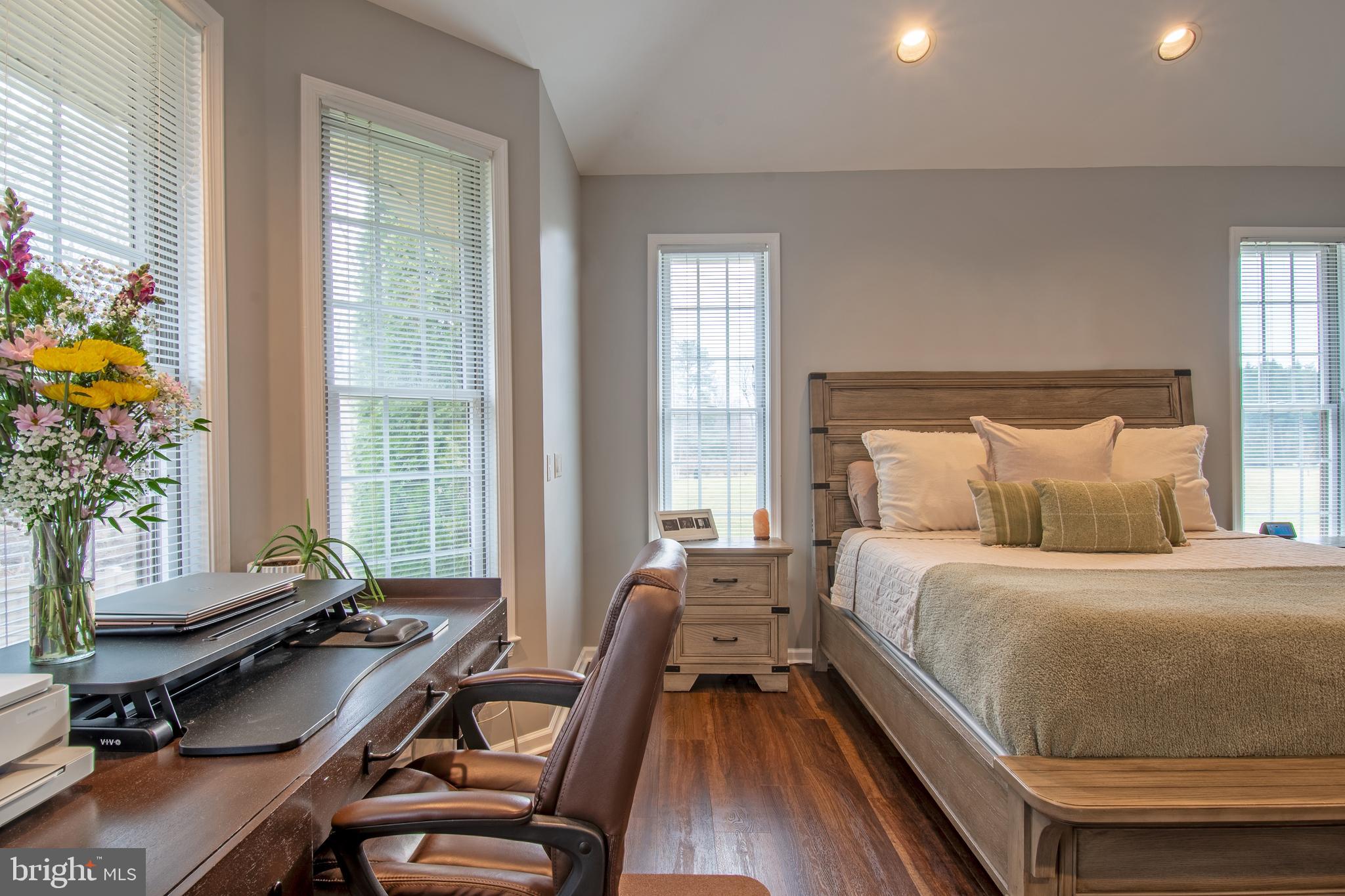 HAVEN LAKE ESTS - Residential