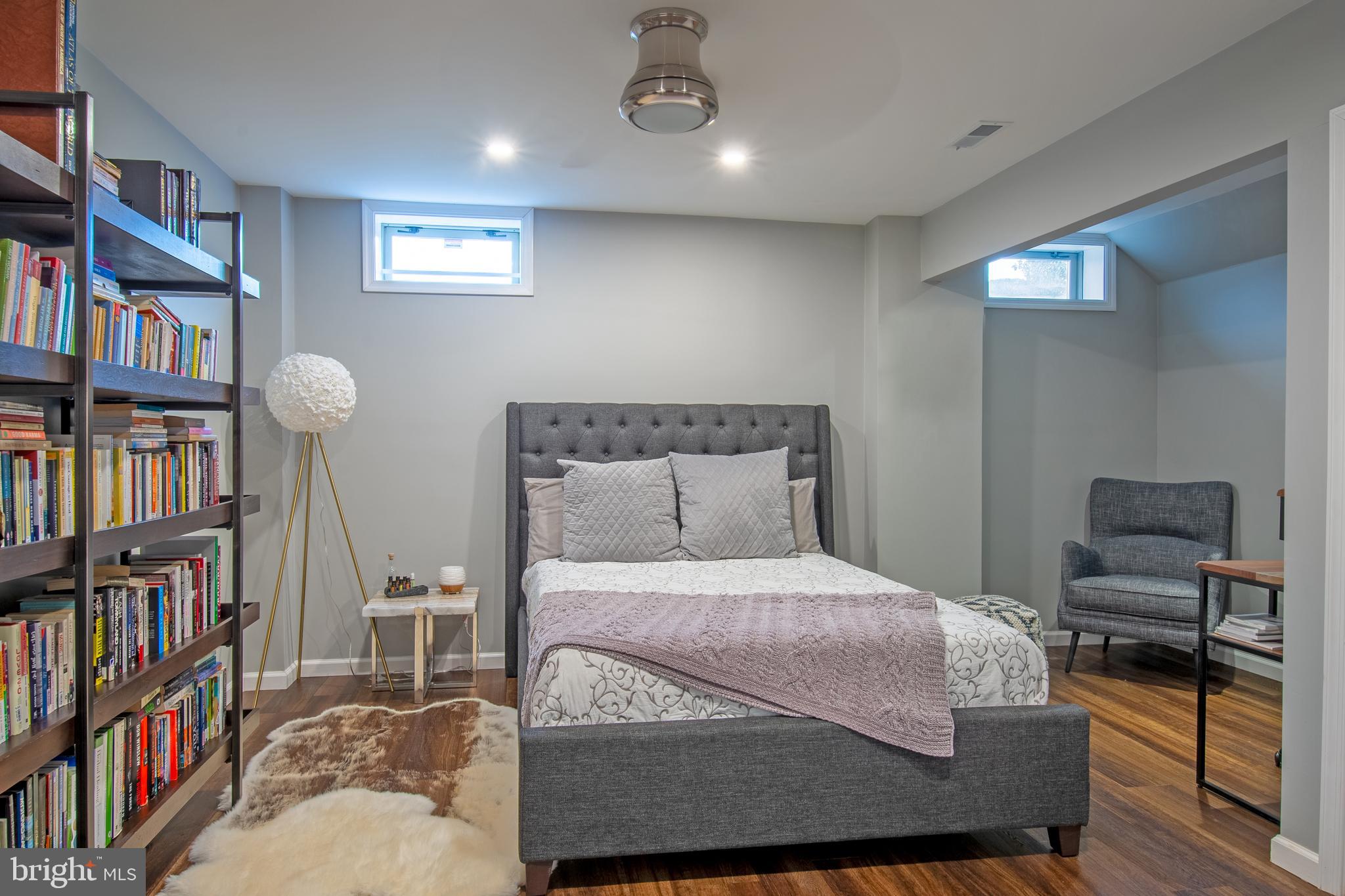 HAVEN LAKE ESTS - Residential
