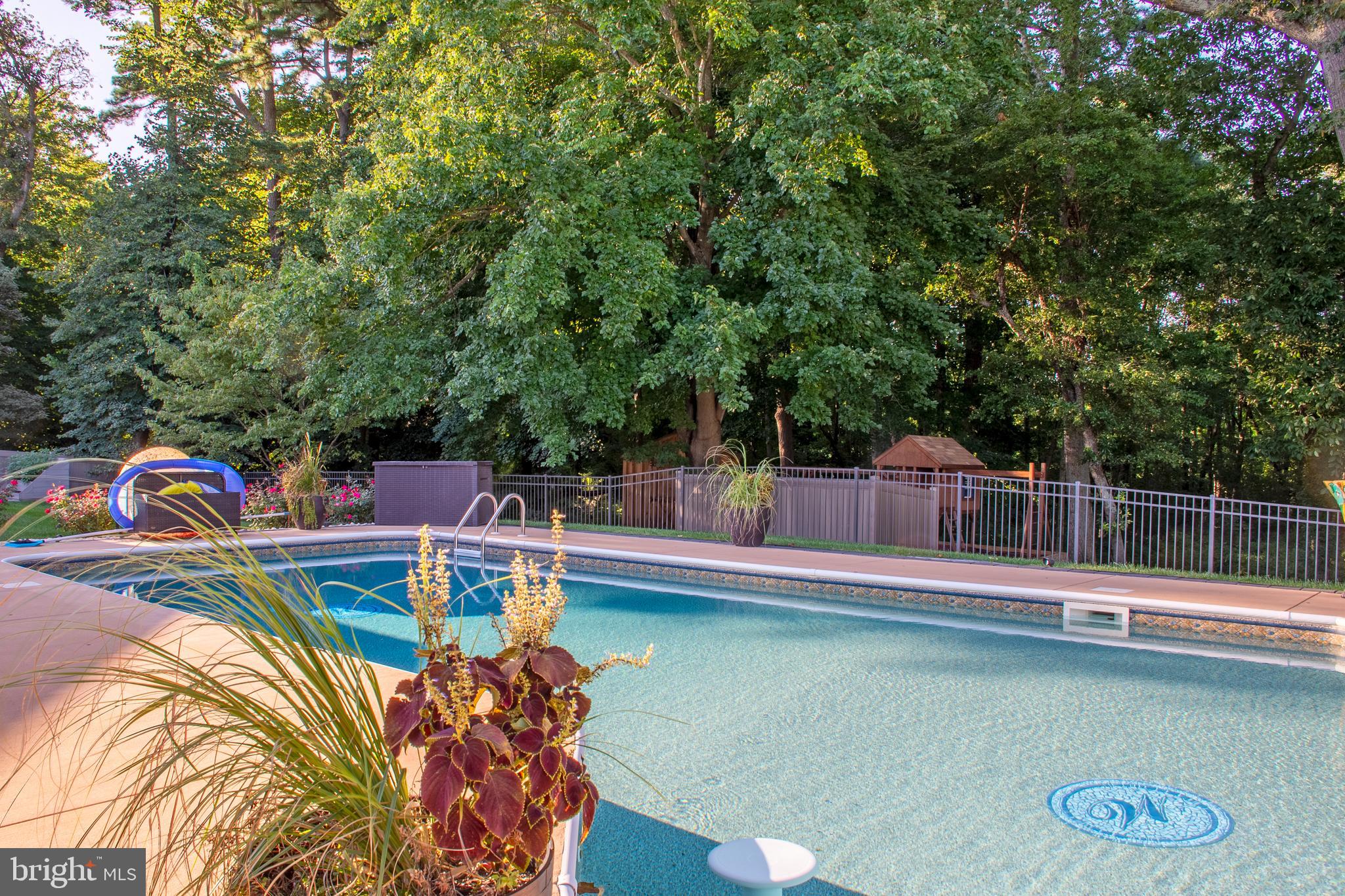 HAVEN LAKE ESTS - Residential