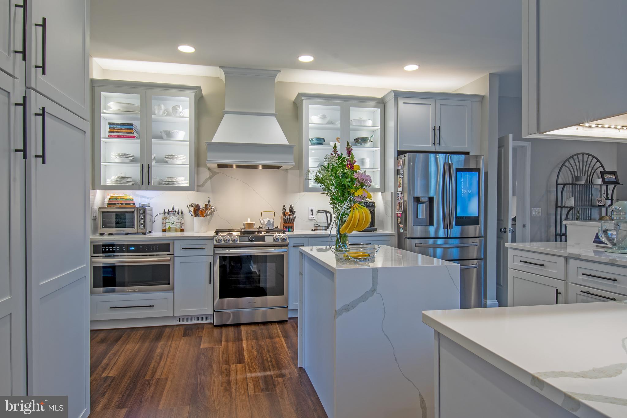 HAVEN LAKE ESTS - Residential
