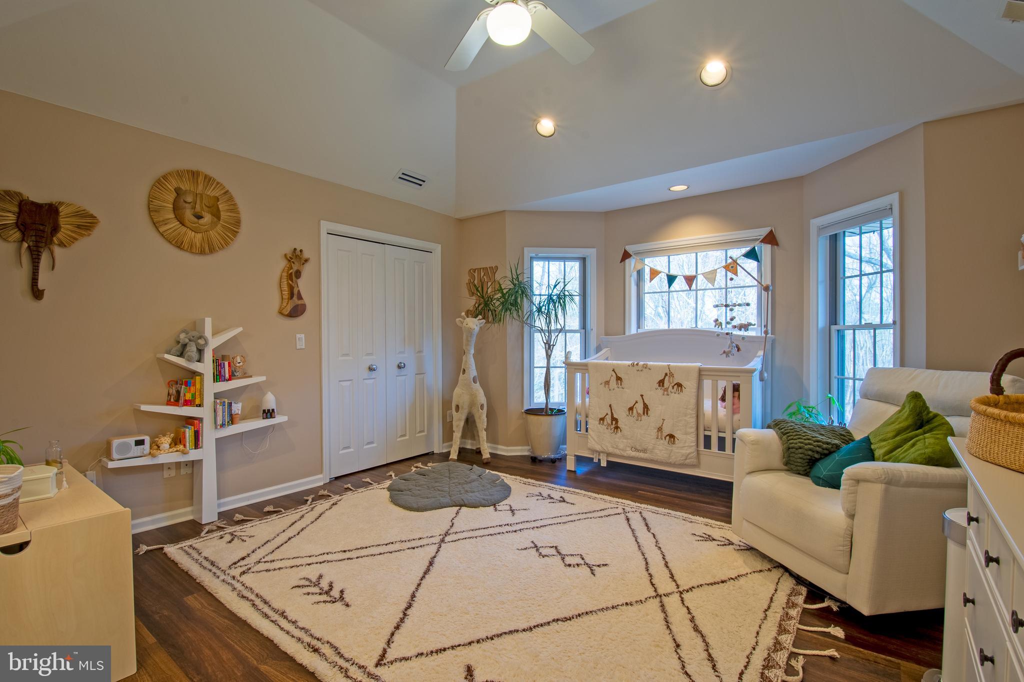 HAVEN LAKE ESTS - Residential