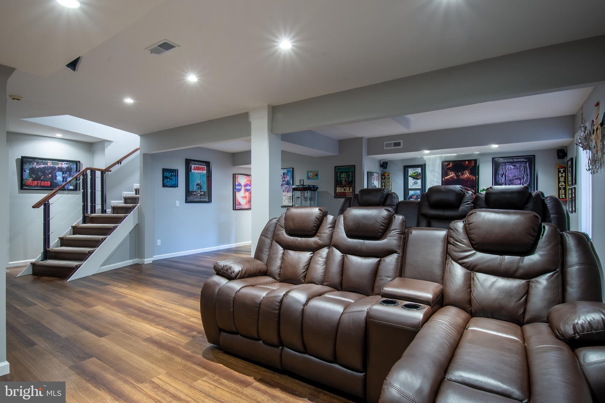 HAVEN LAKE ESTS - Residential