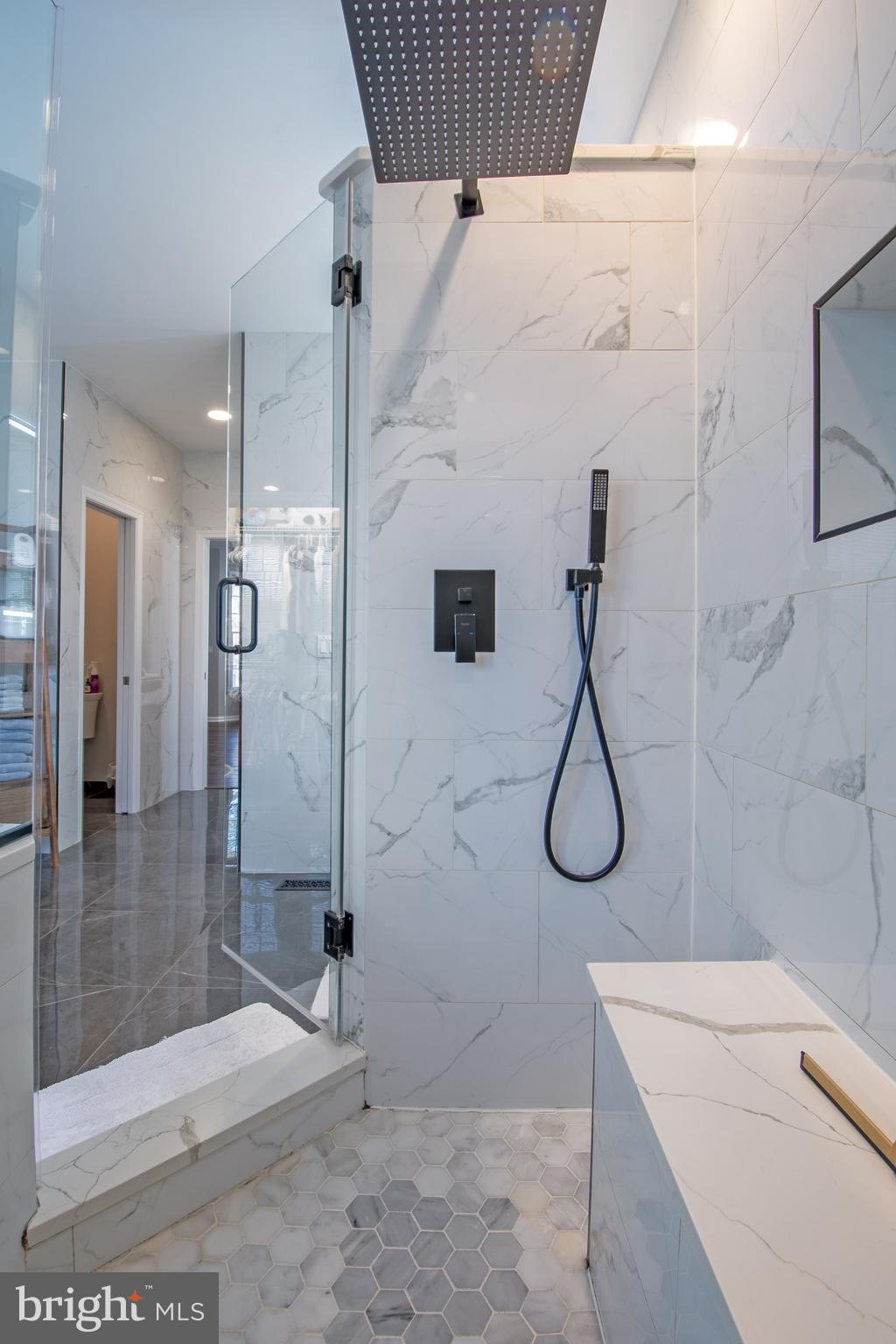 HAVEN LAKE ESTS - Residential