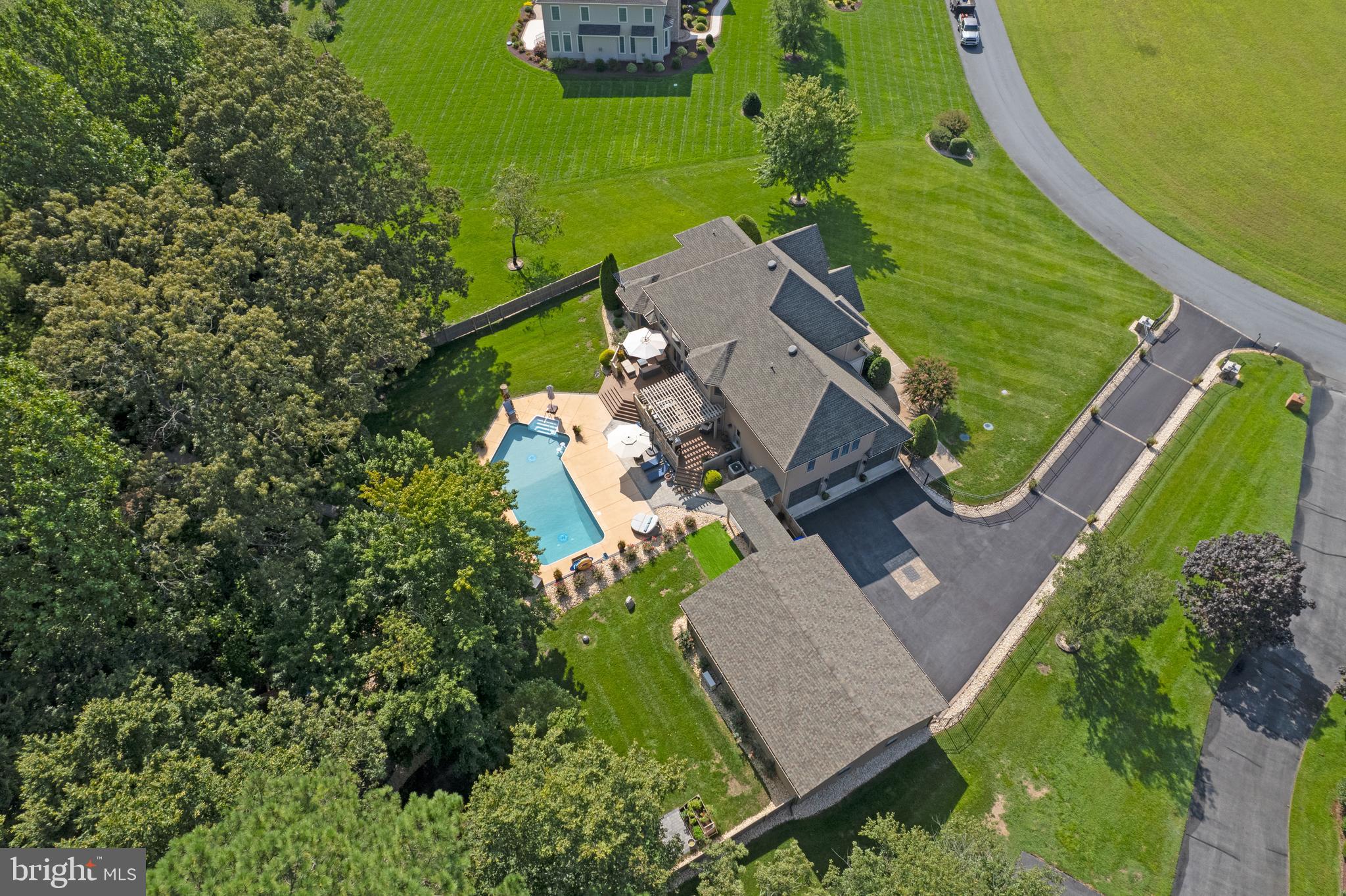 HAVEN LAKE ESTS - Residential