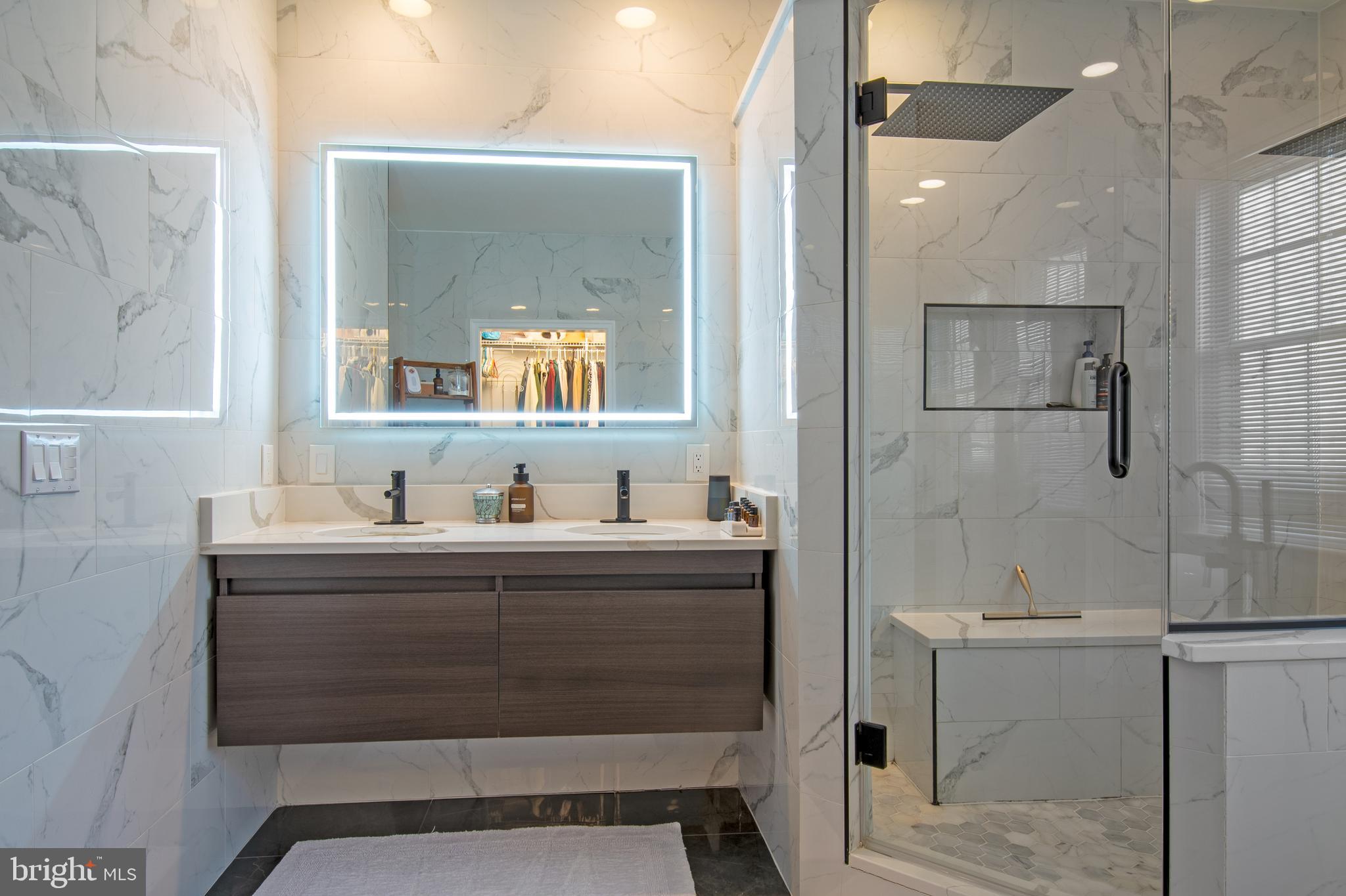 HAVEN LAKE ESTS - Residential