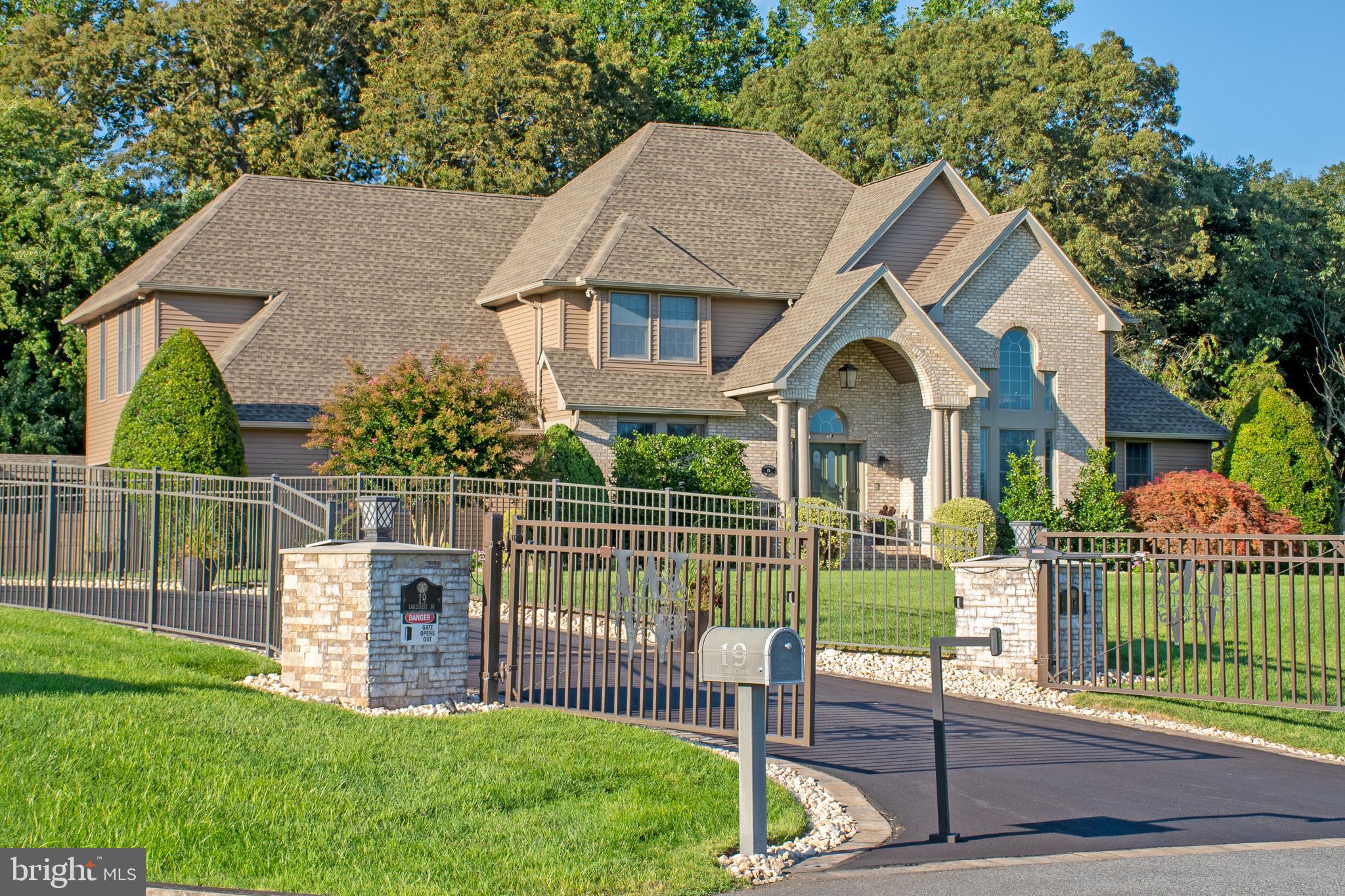 HAVEN LAKE ESTS - Residential