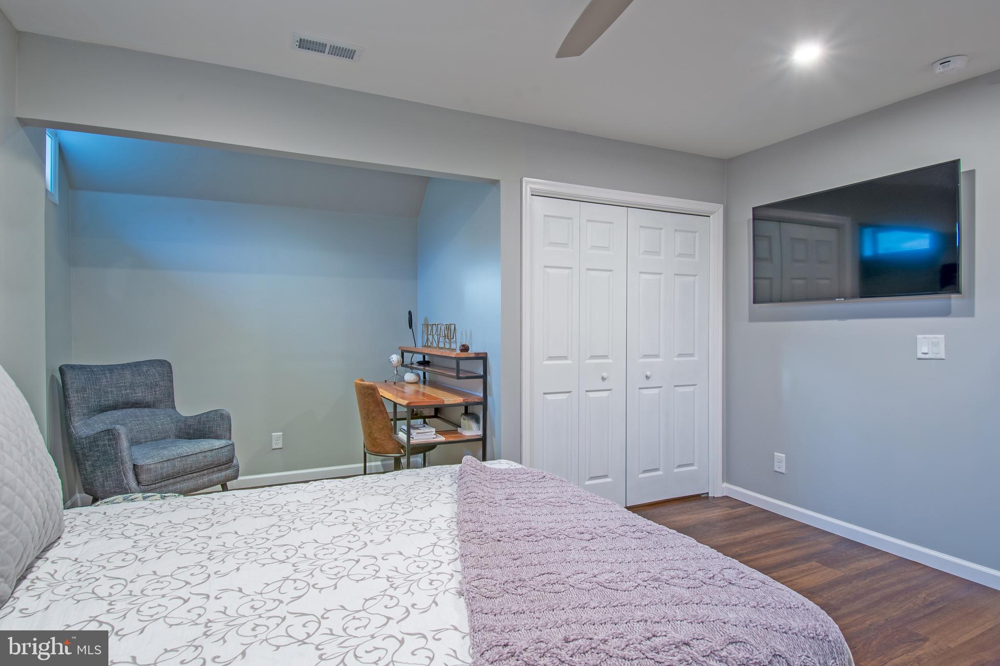 HAVEN LAKE ESTS - Residential