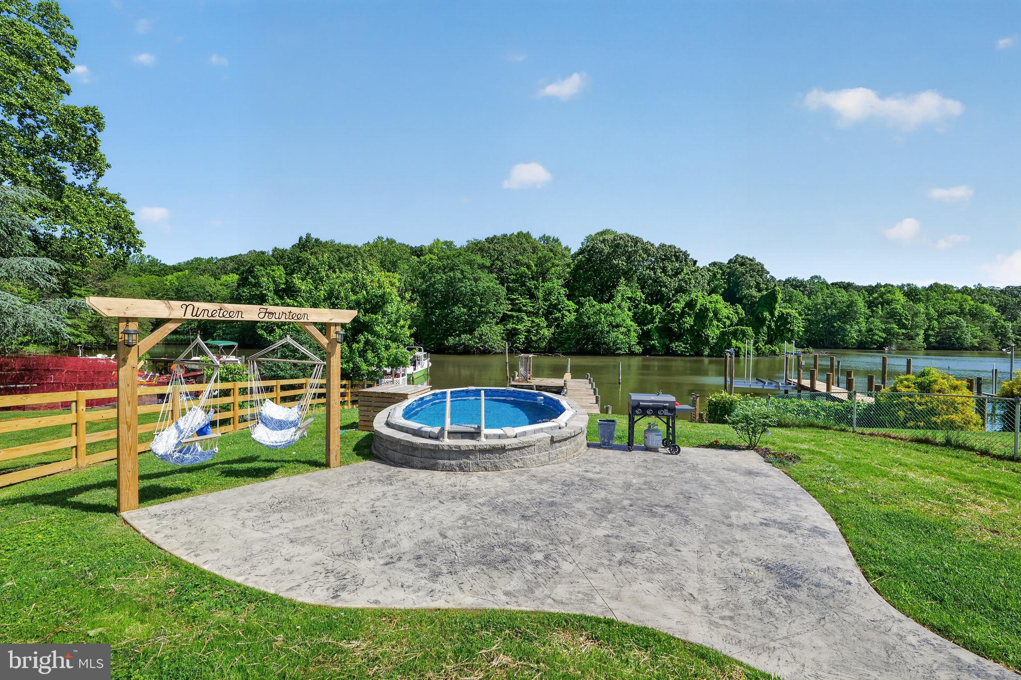 CEDAR CREEK - Residential