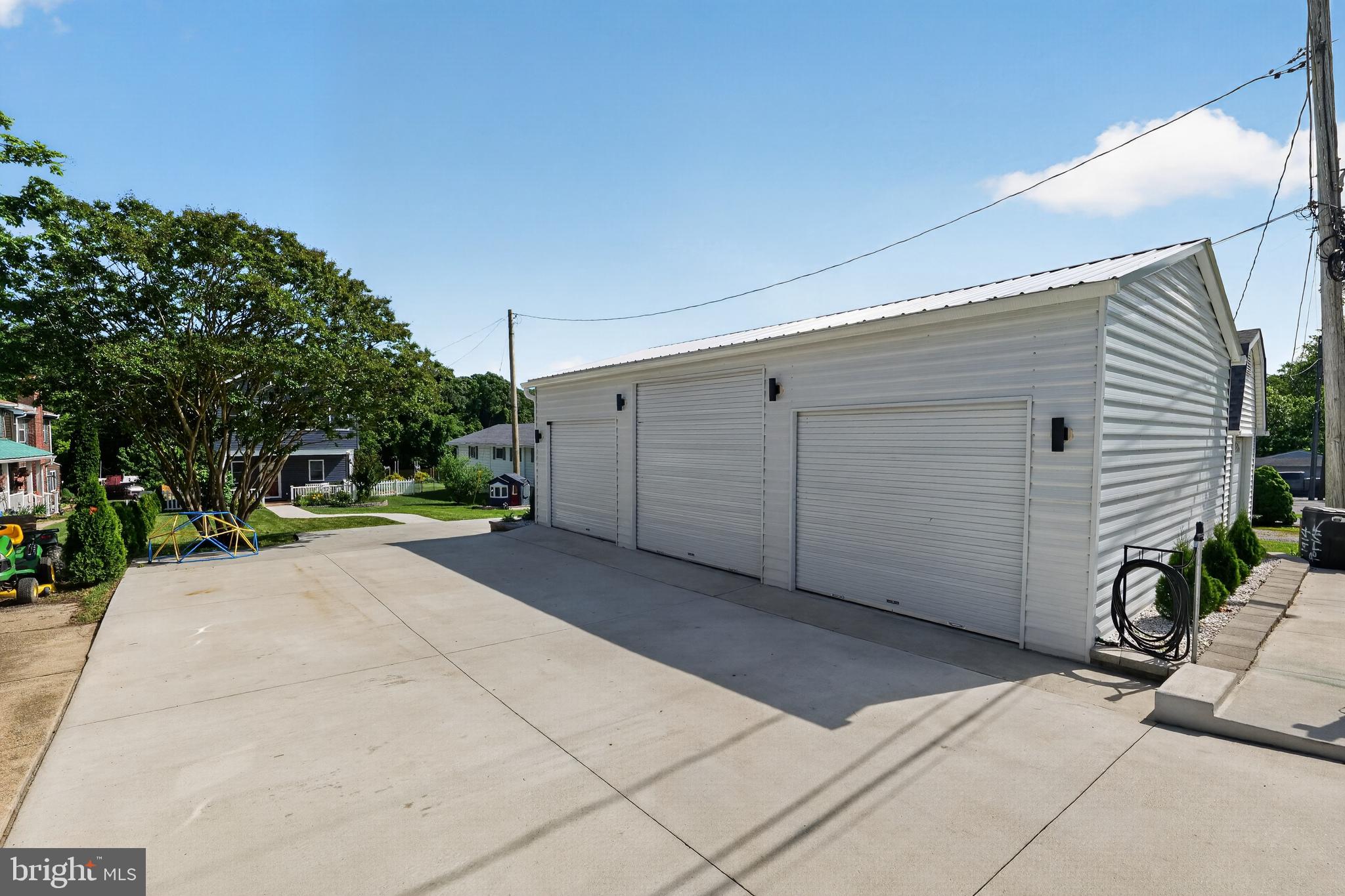 CEDAR CREEK - Residential