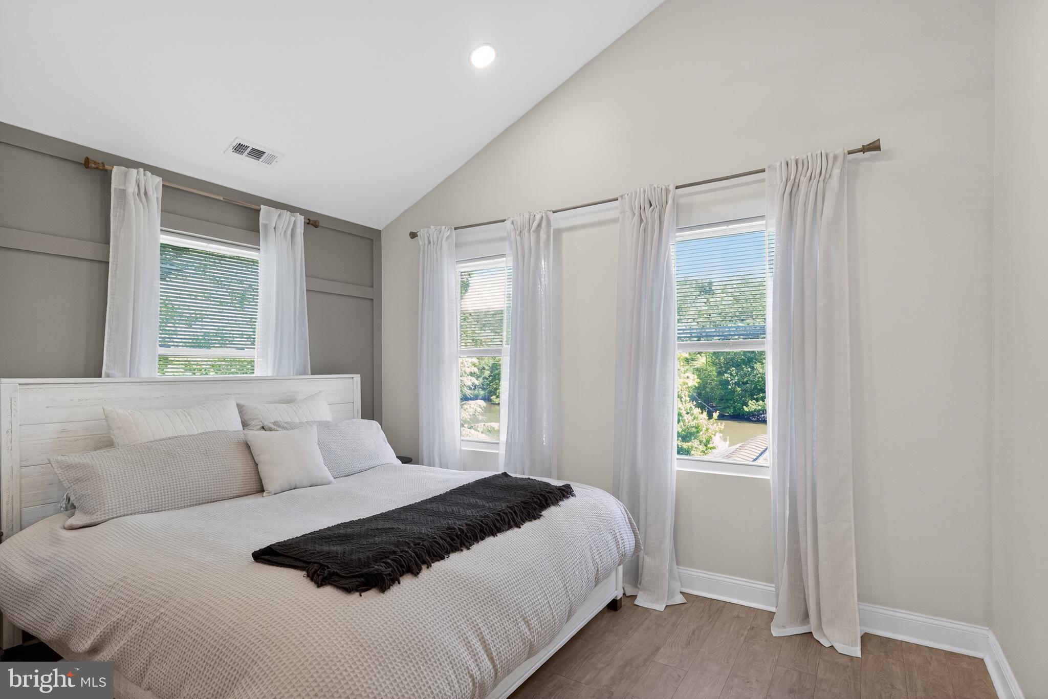 CEDAR CREEK - Residential