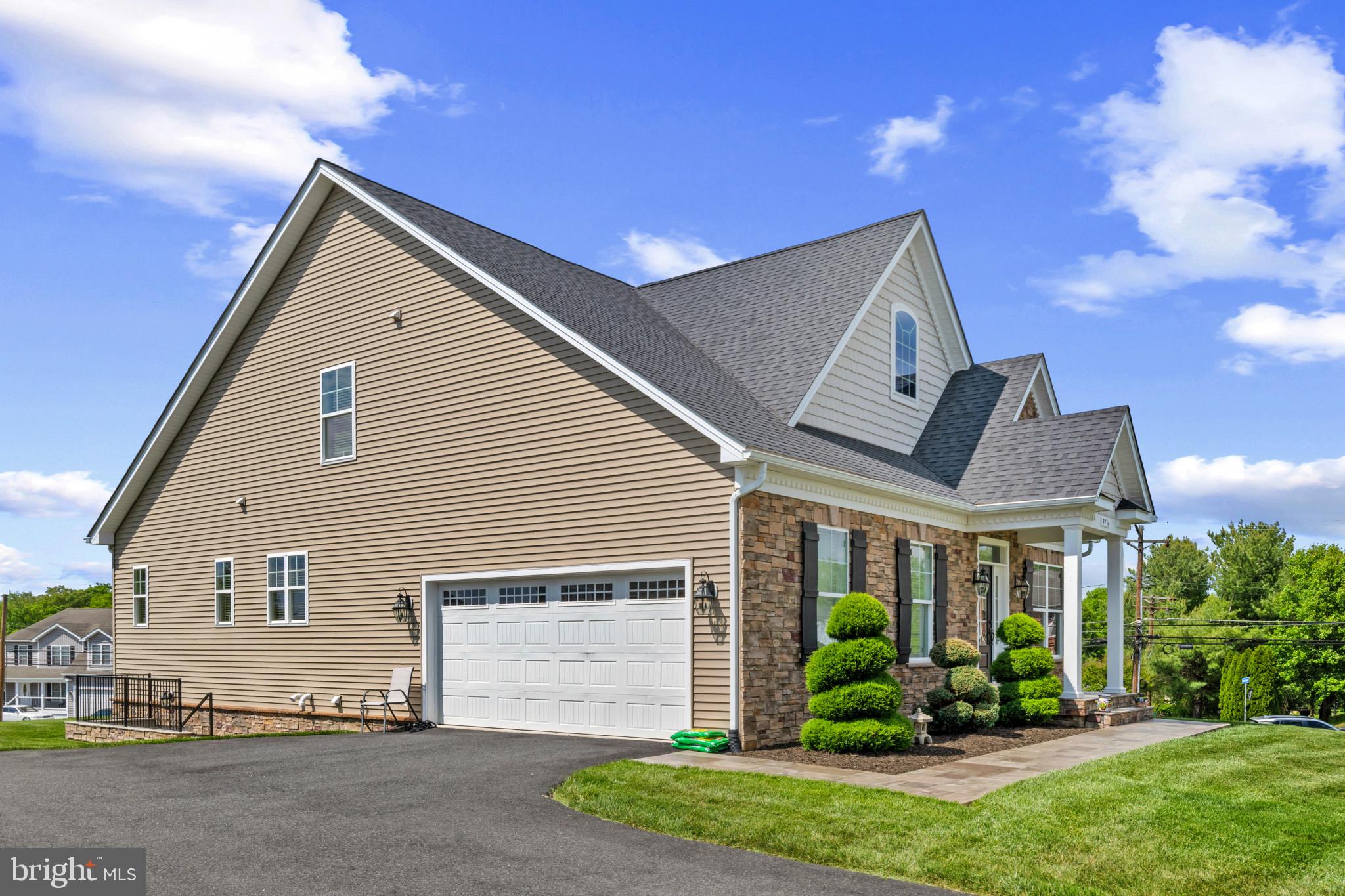 FORGE CROSSING - Residential