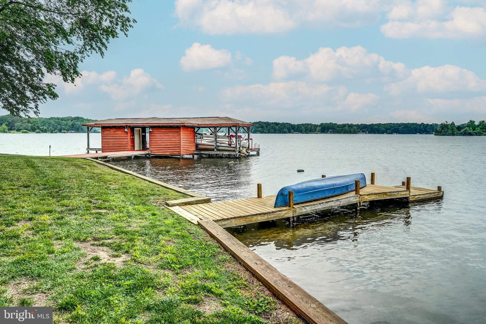 SANDY POINT - Residential