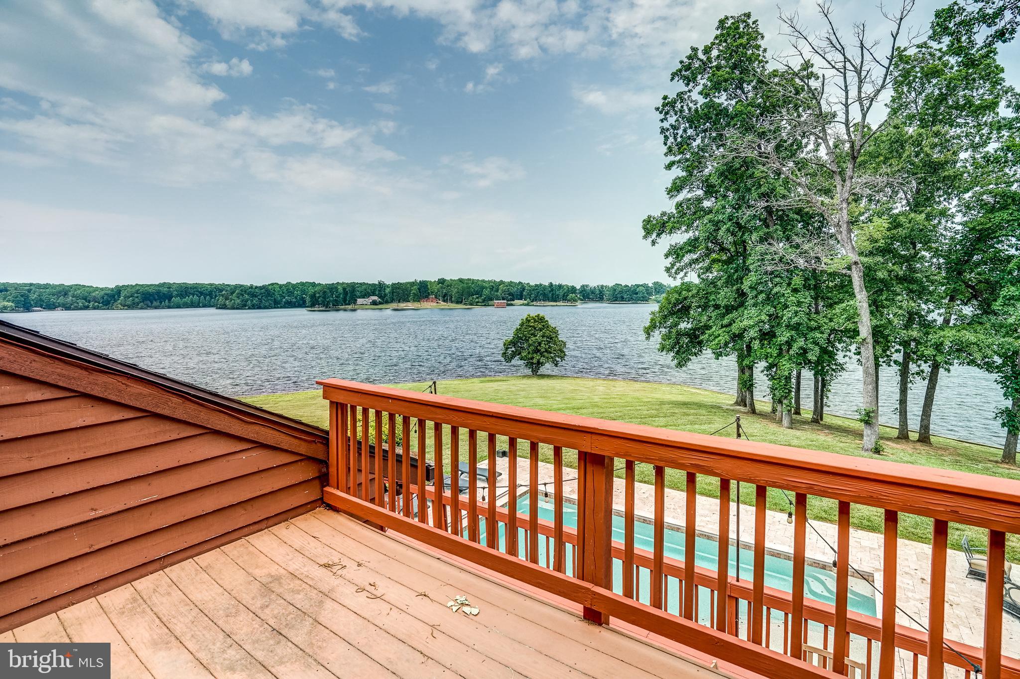 SANDY POINT - Residential