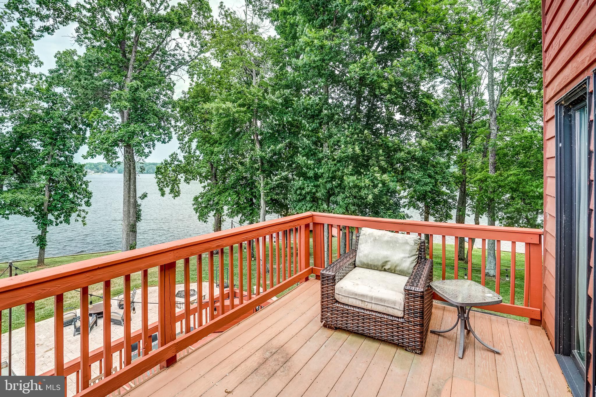 SANDY POINT - Residential