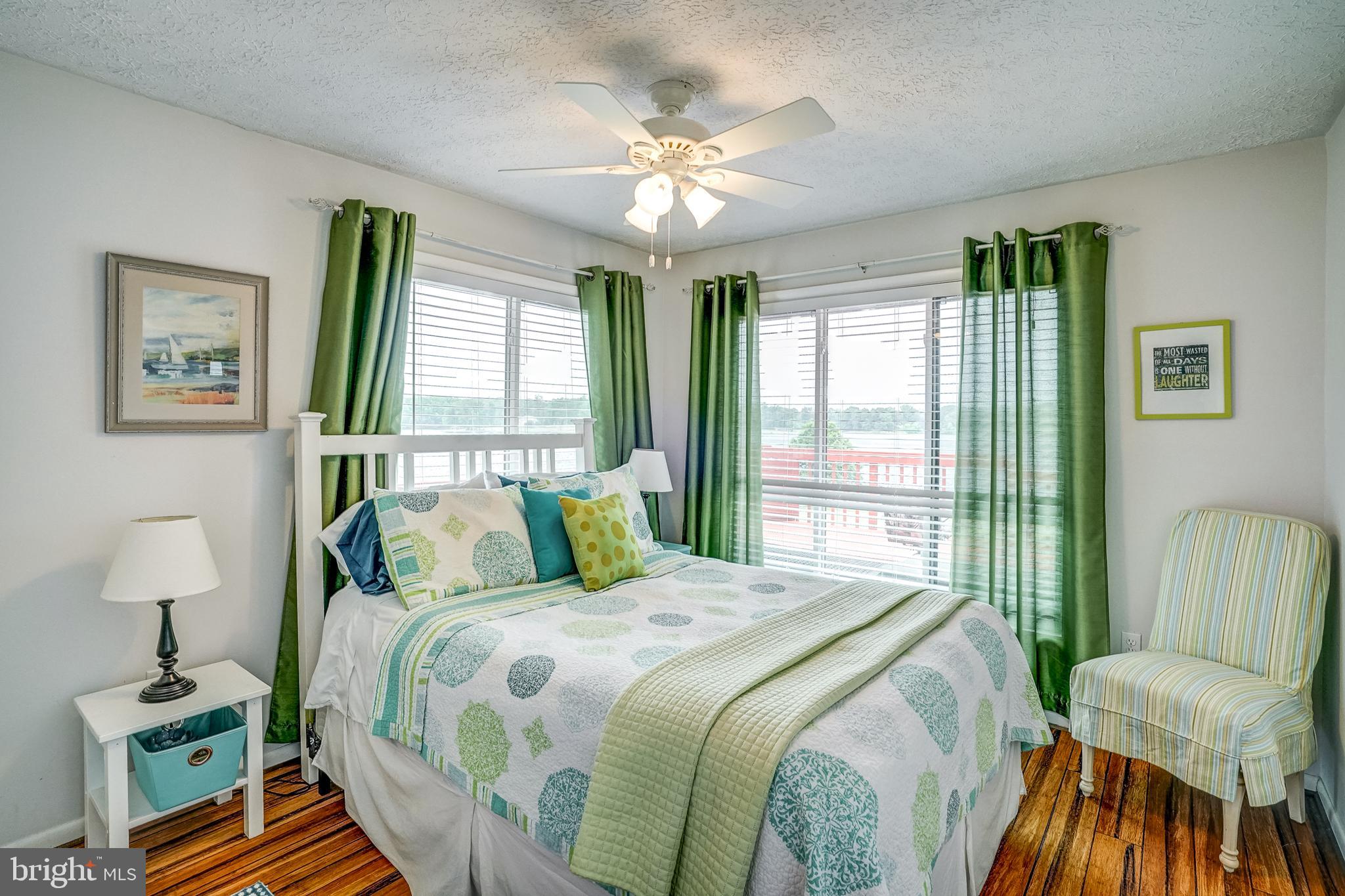 SANDY POINT - Residential