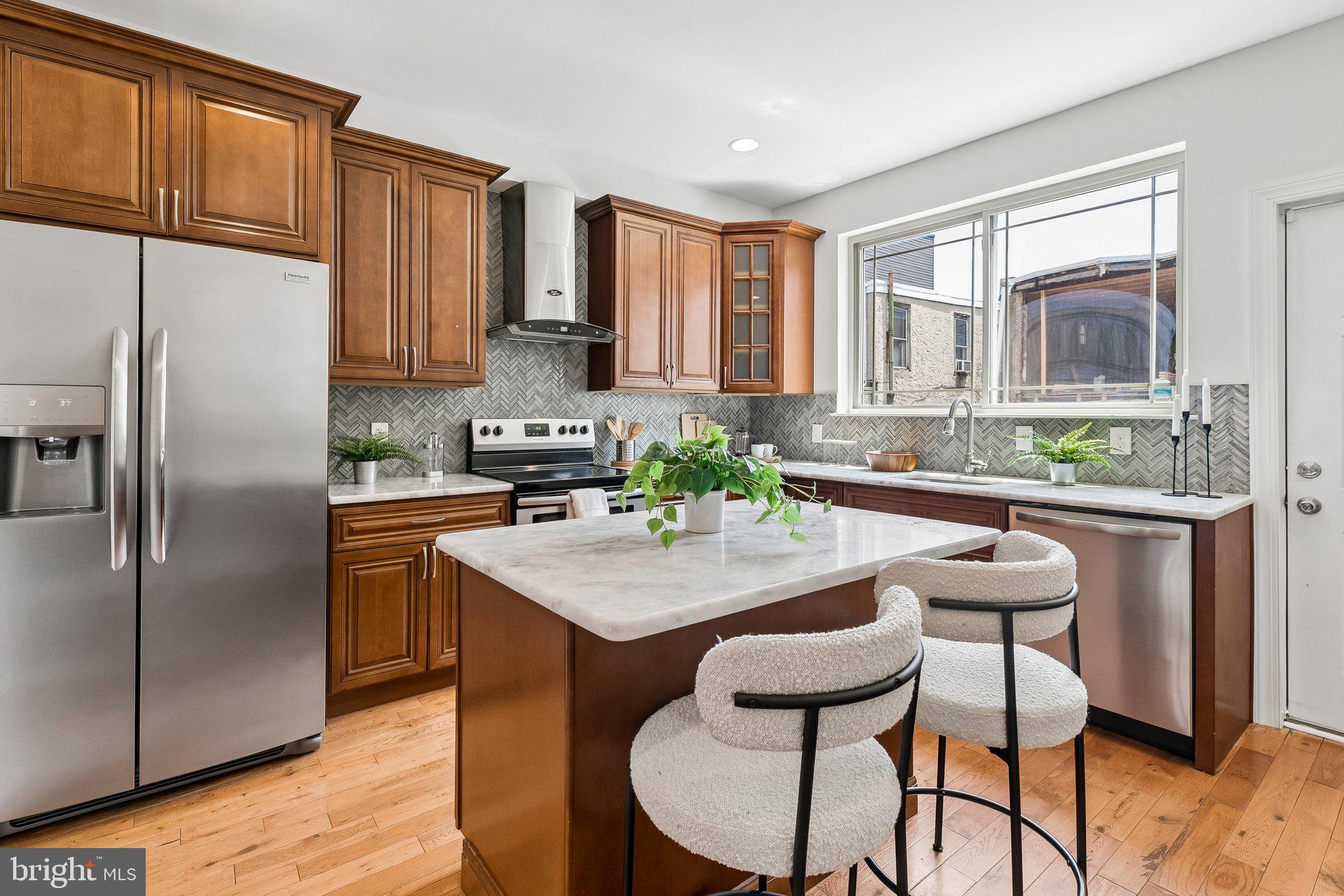 POINT BREEZE - Residential