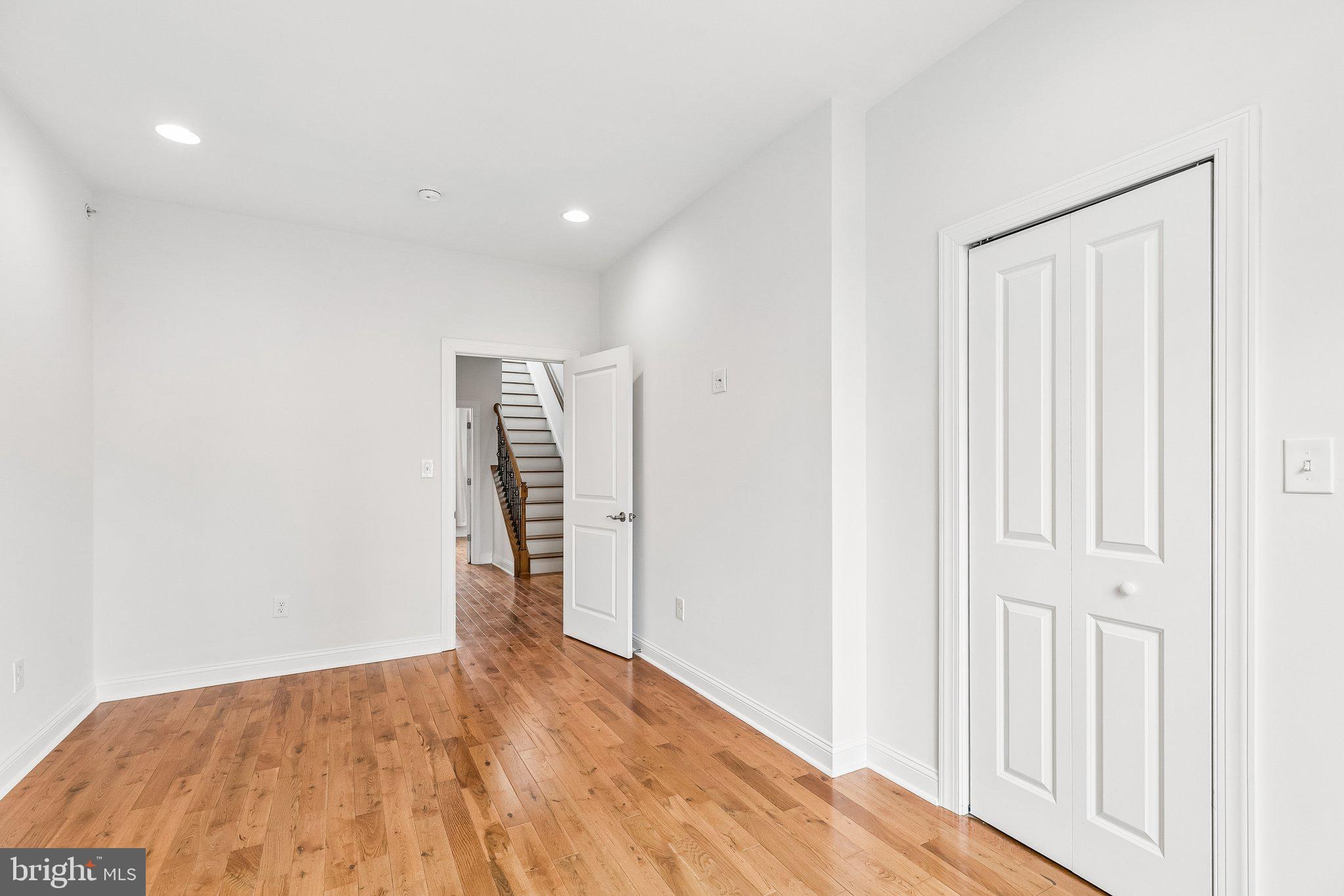 POINT BREEZE - Residential