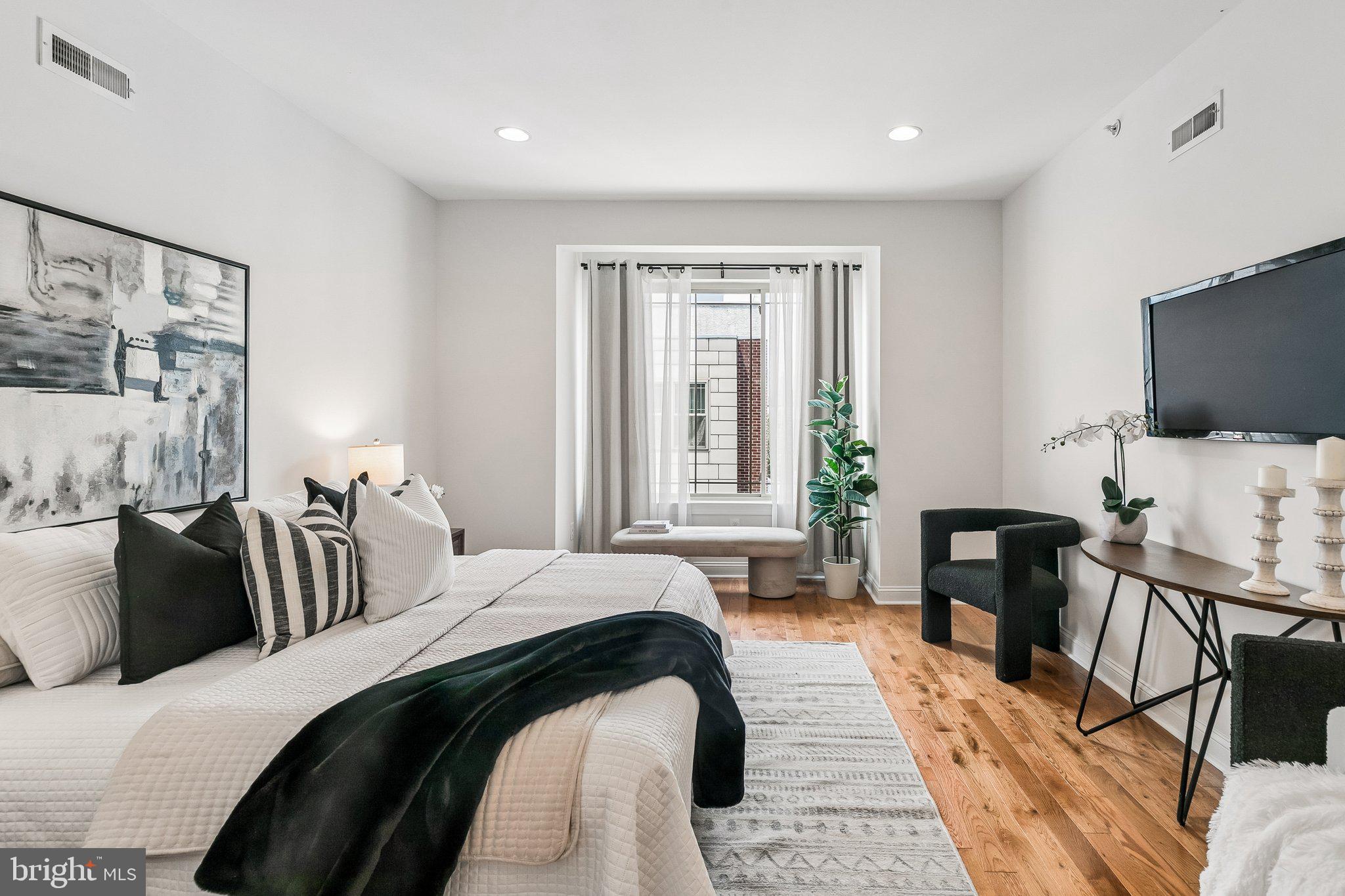 POINT BREEZE - Residential