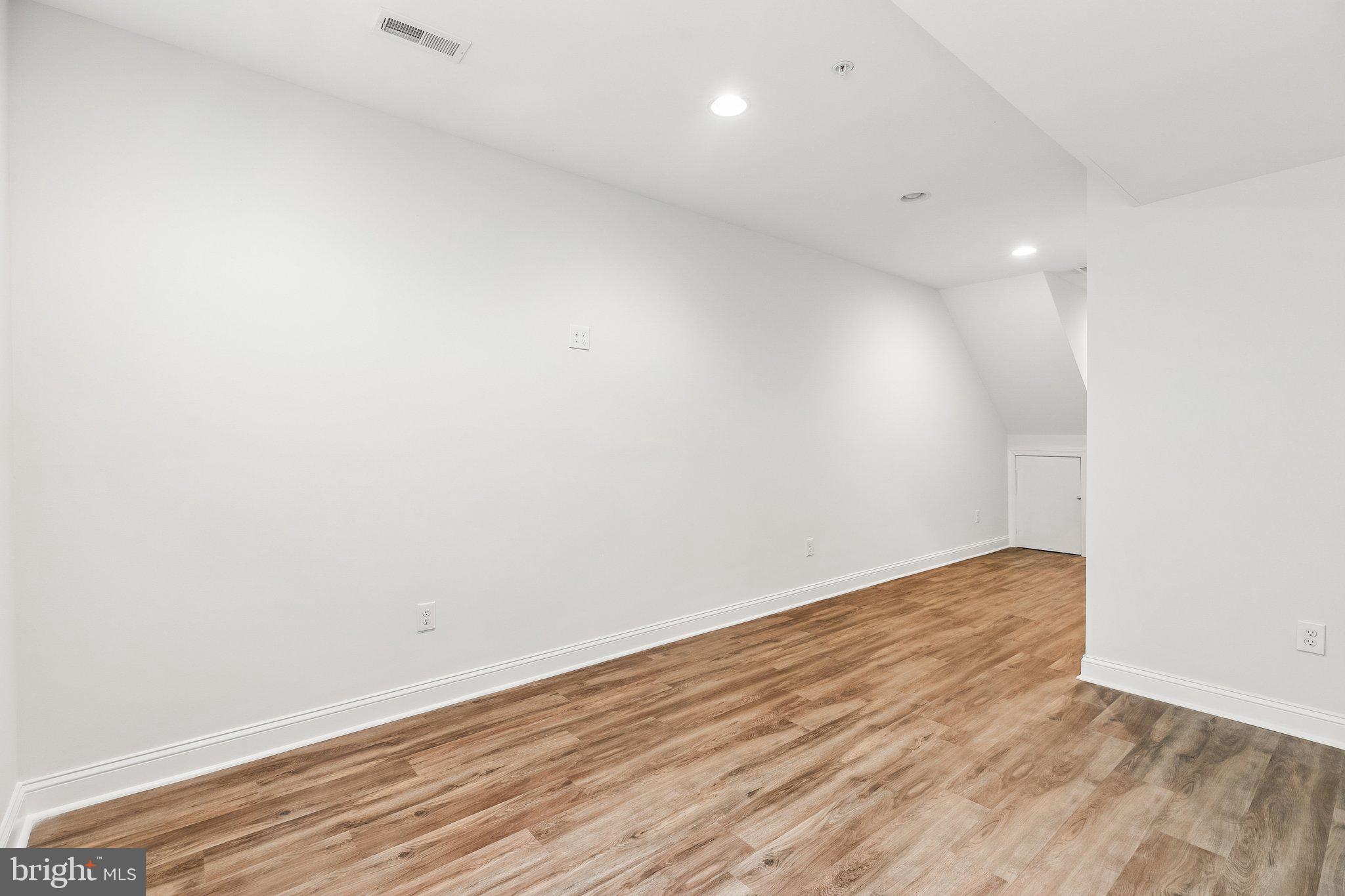 POINT BREEZE - Residential