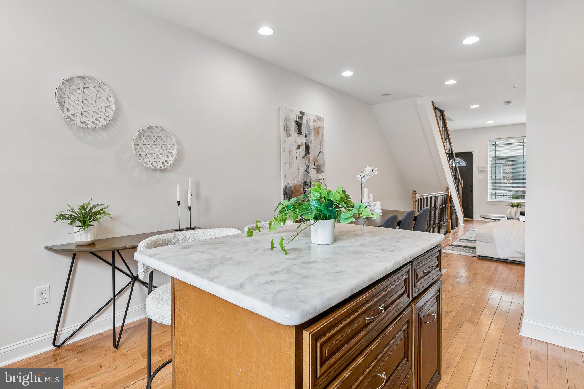 POINT BREEZE - Residential