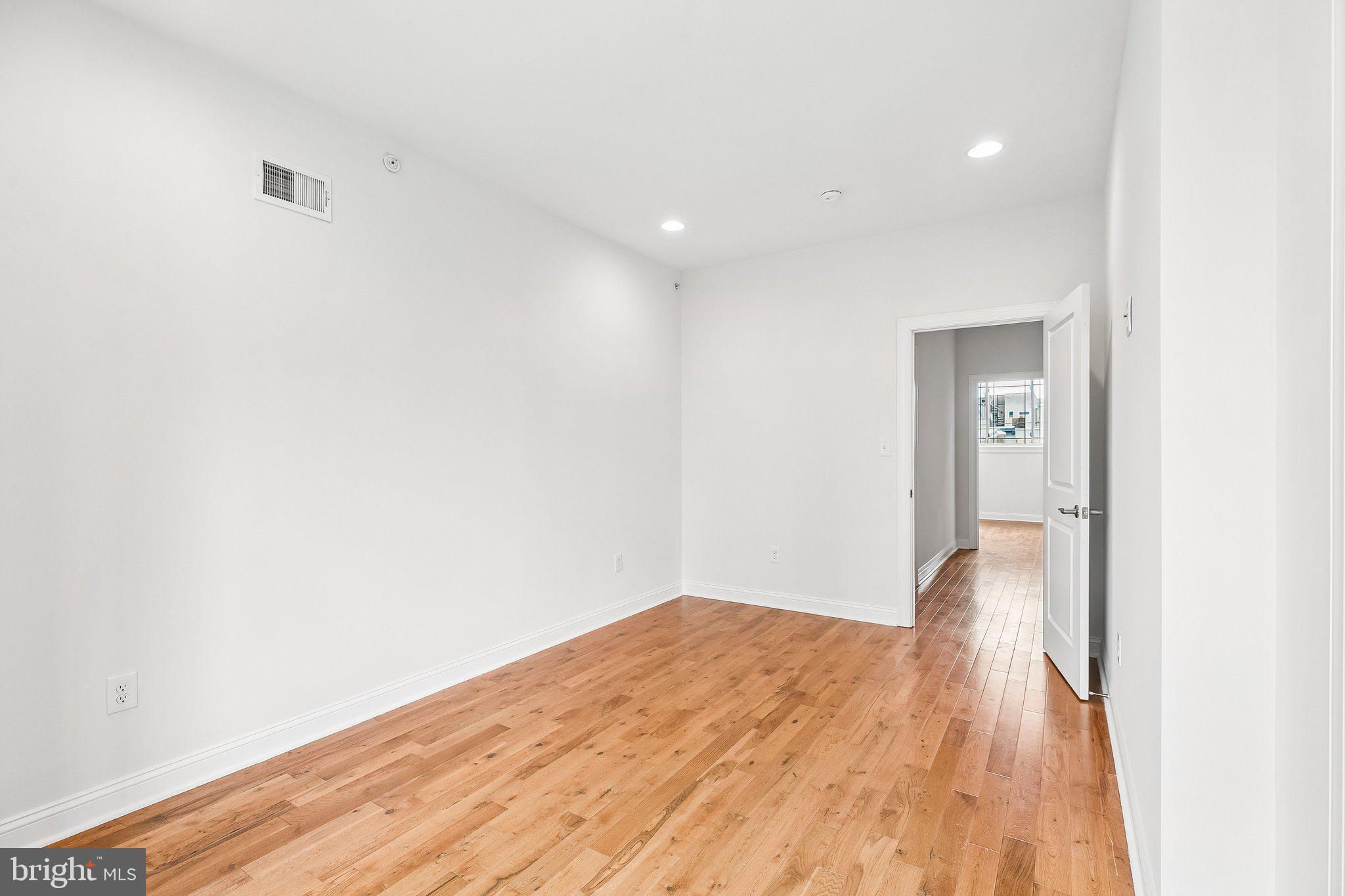 POINT BREEZE - Residential