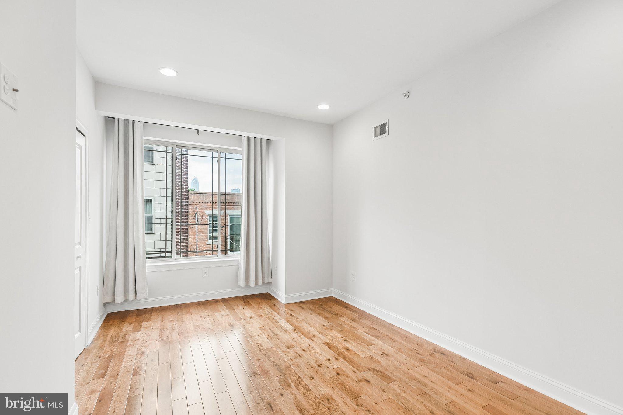 POINT BREEZE - Residential