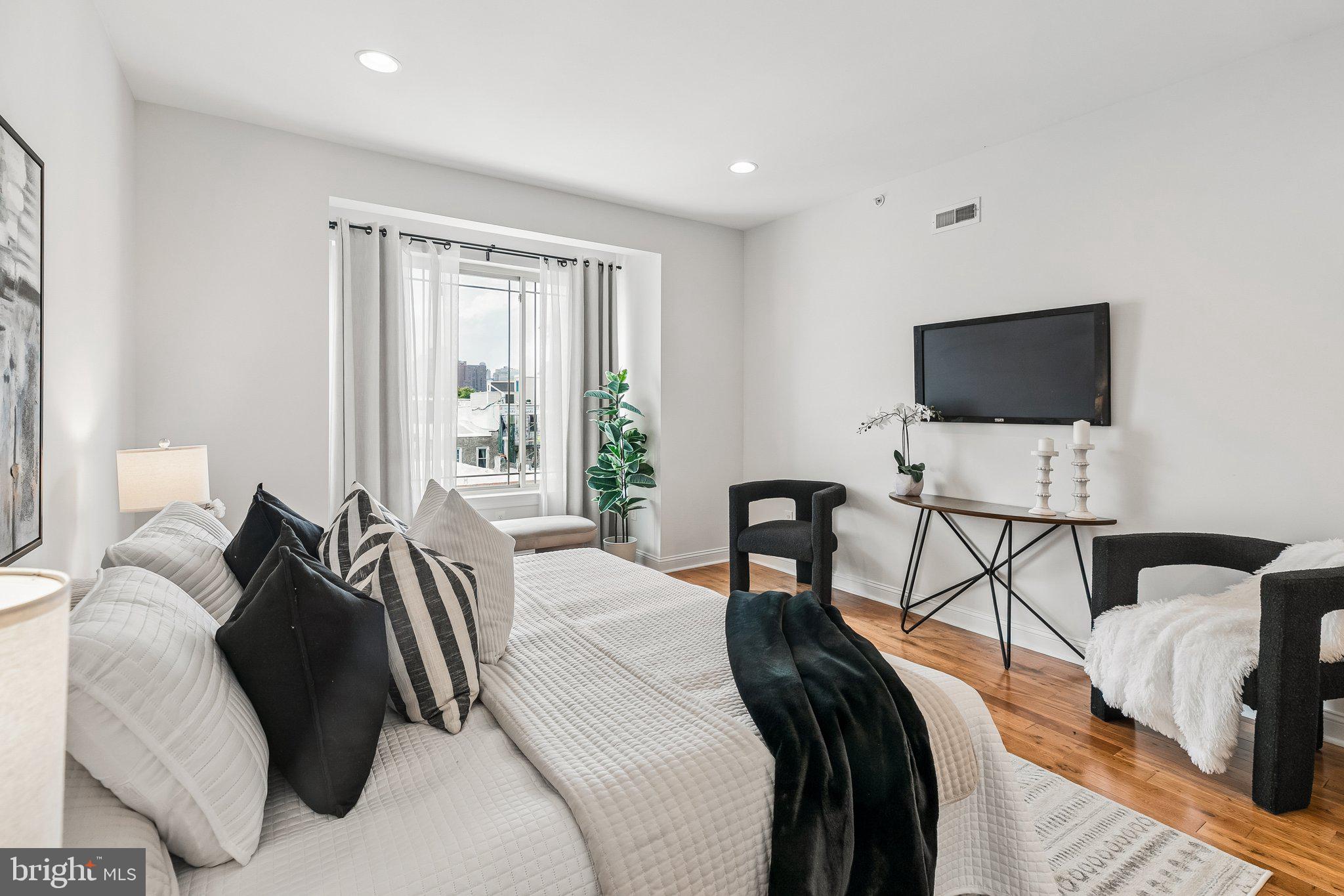 POINT BREEZE - Residential