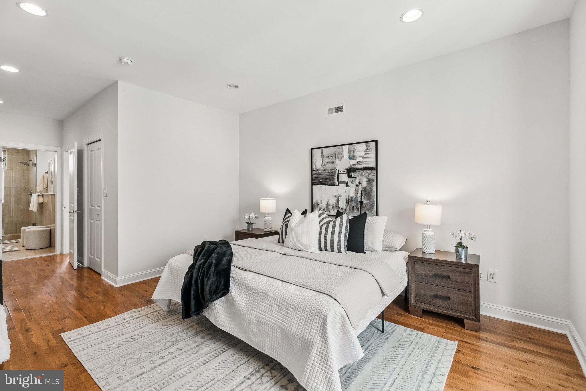 POINT BREEZE - Residential