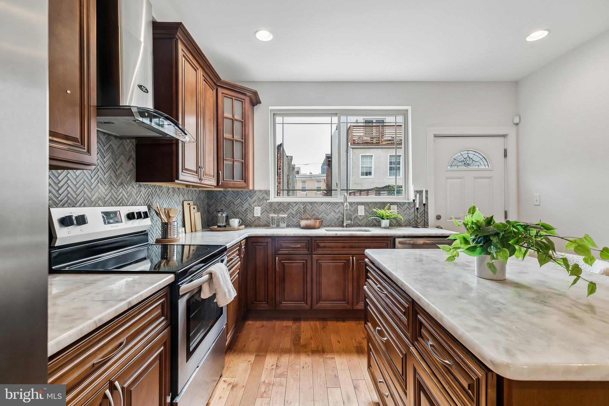 POINT BREEZE - Residential