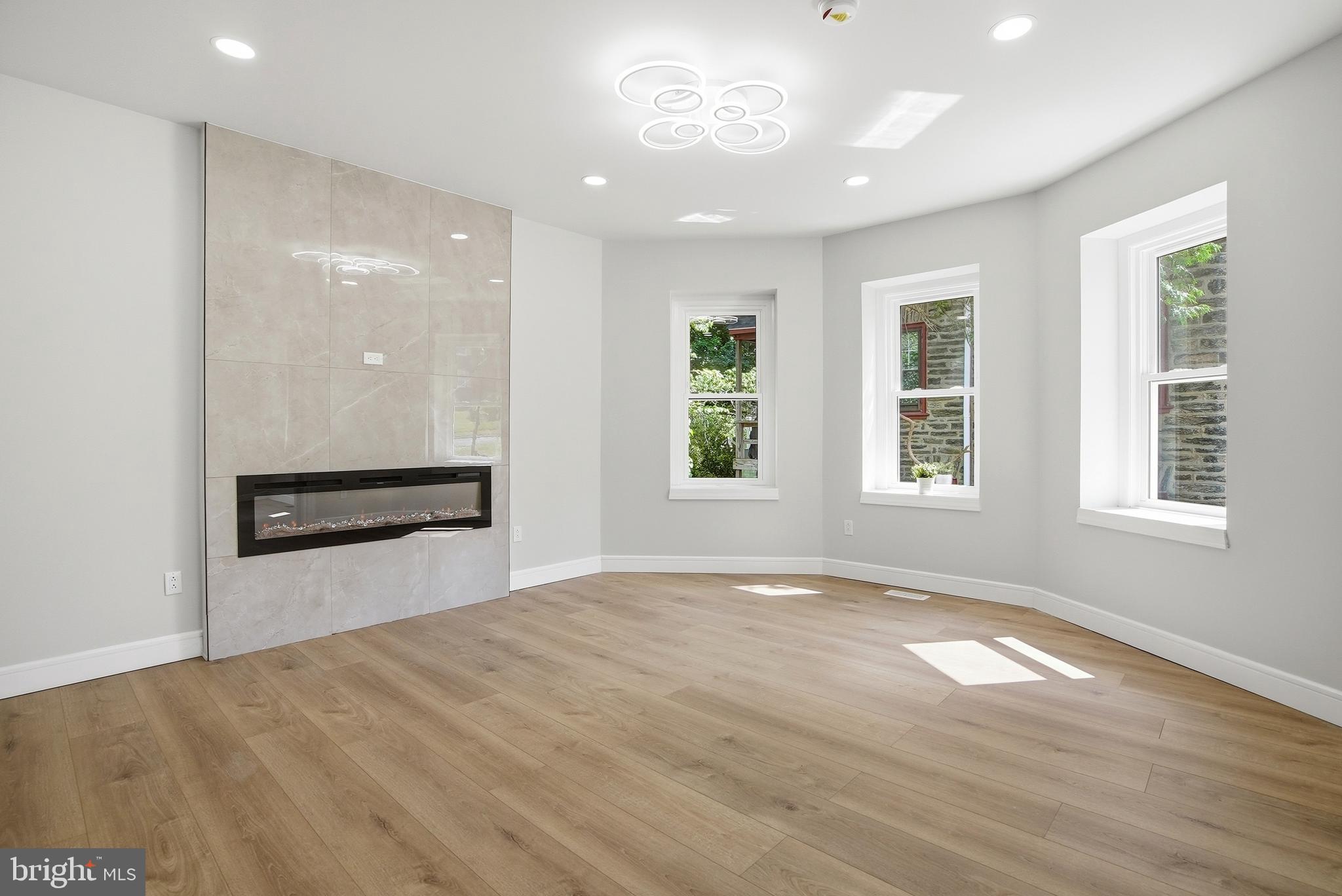 JENKINTOWN - Residential