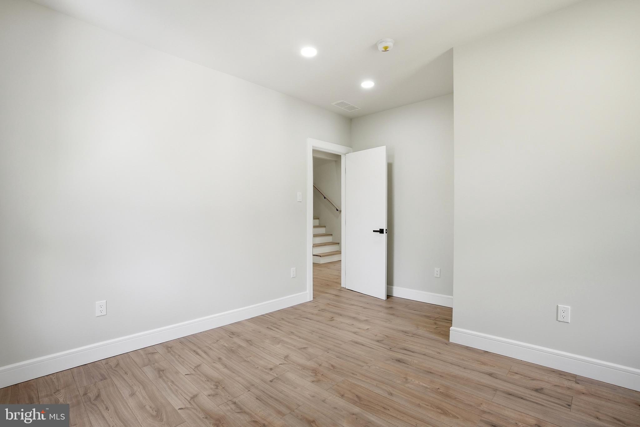 JENKINTOWN - Residential