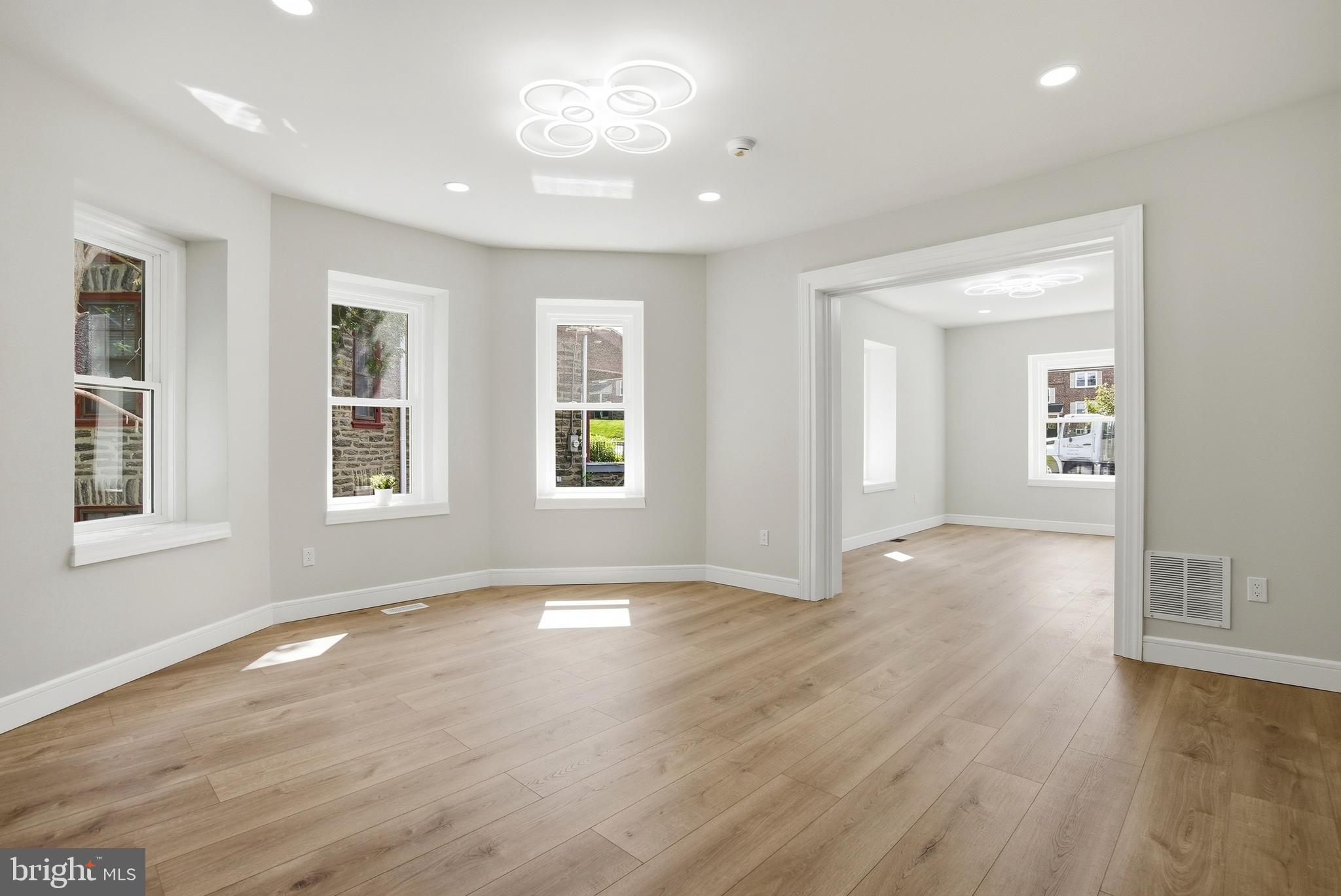 JENKINTOWN - Residential