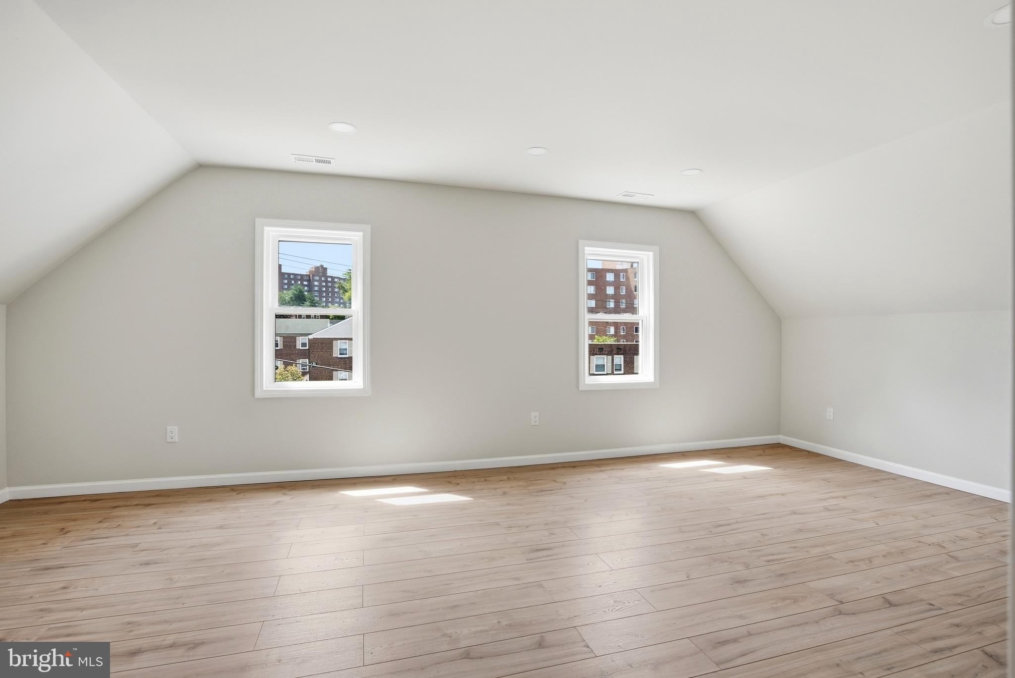 JENKINTOWN - Residential