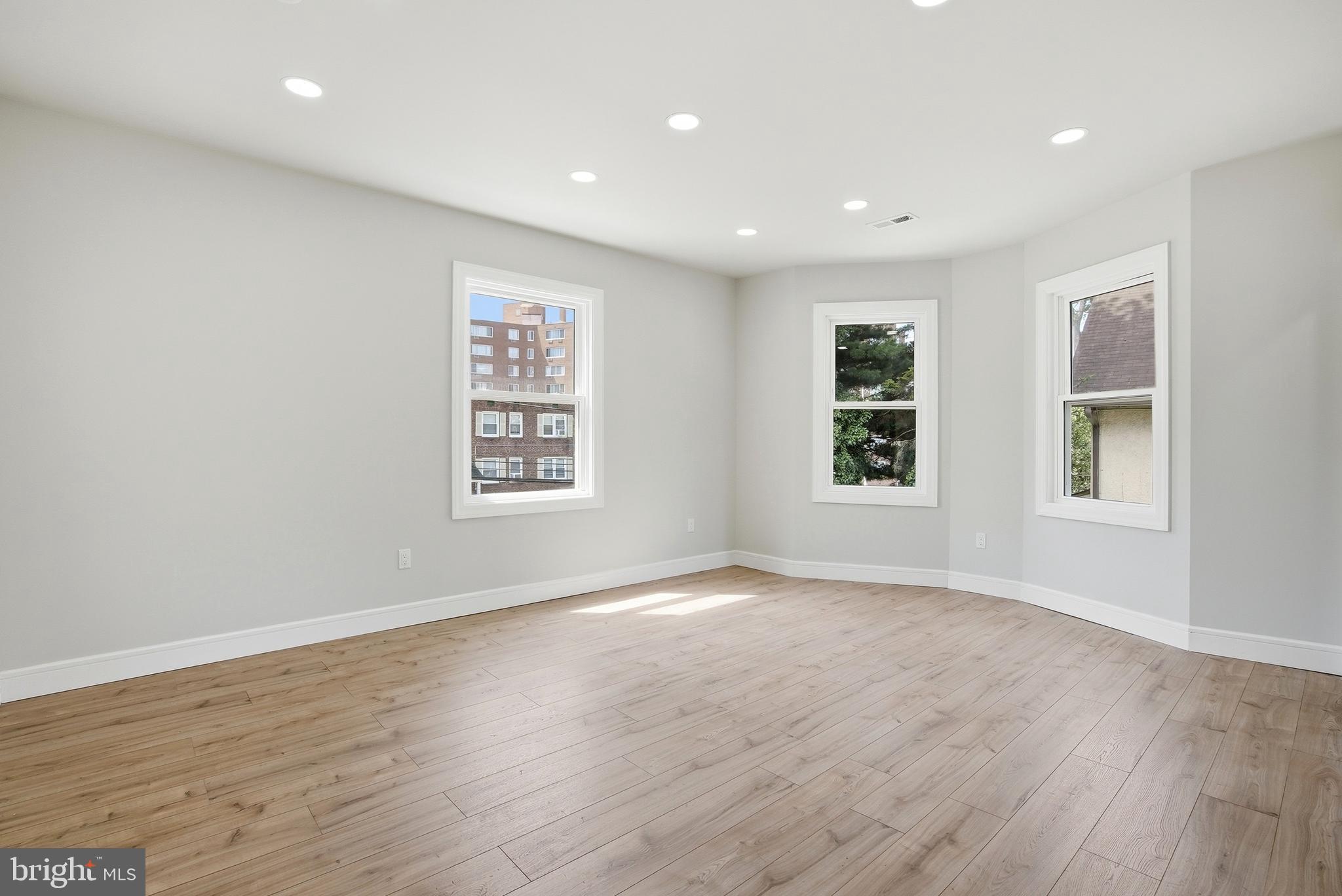 JENKINTOWN - Residential