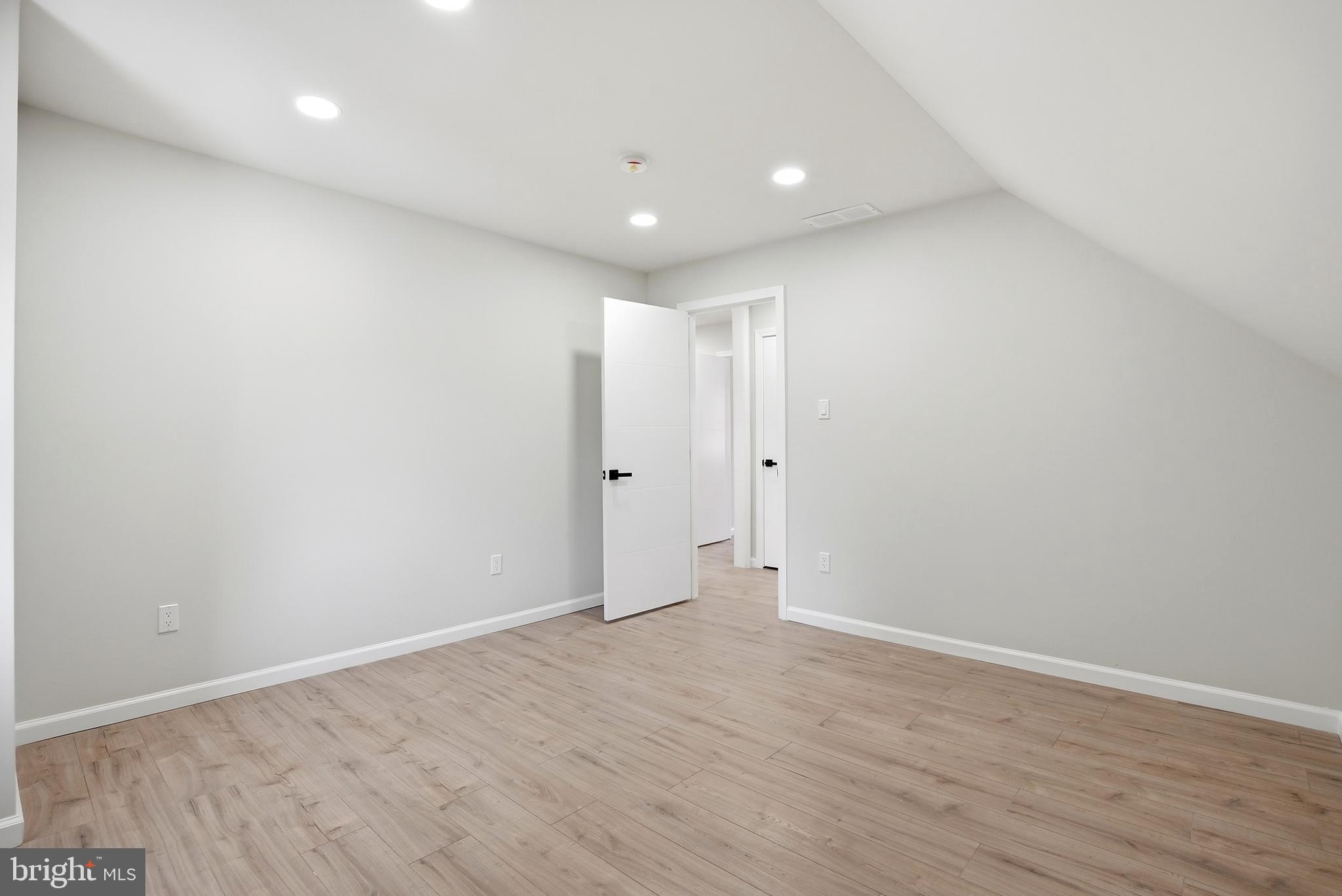 JENKINTOWN - Residential