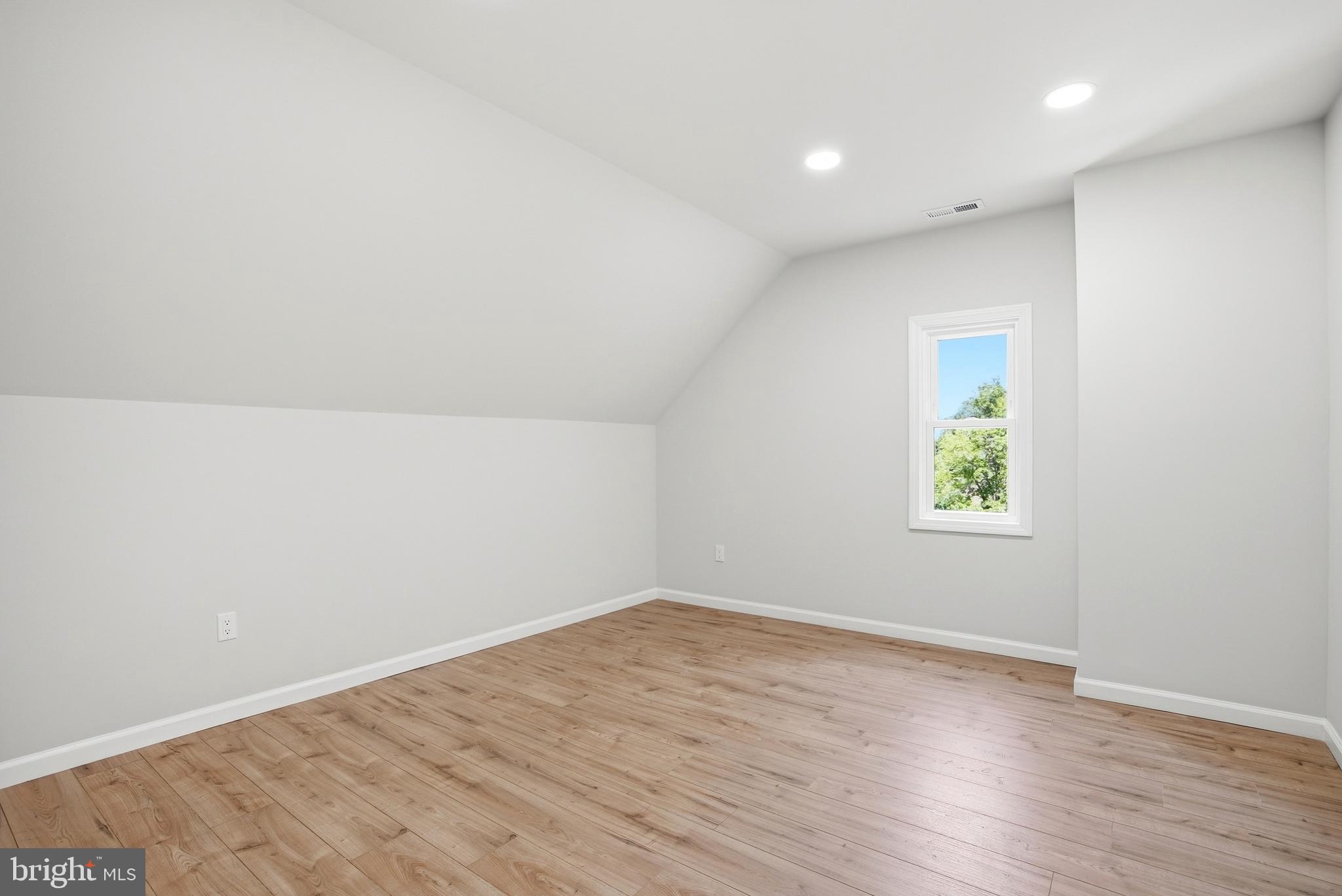 JENKINTOWN - Residential